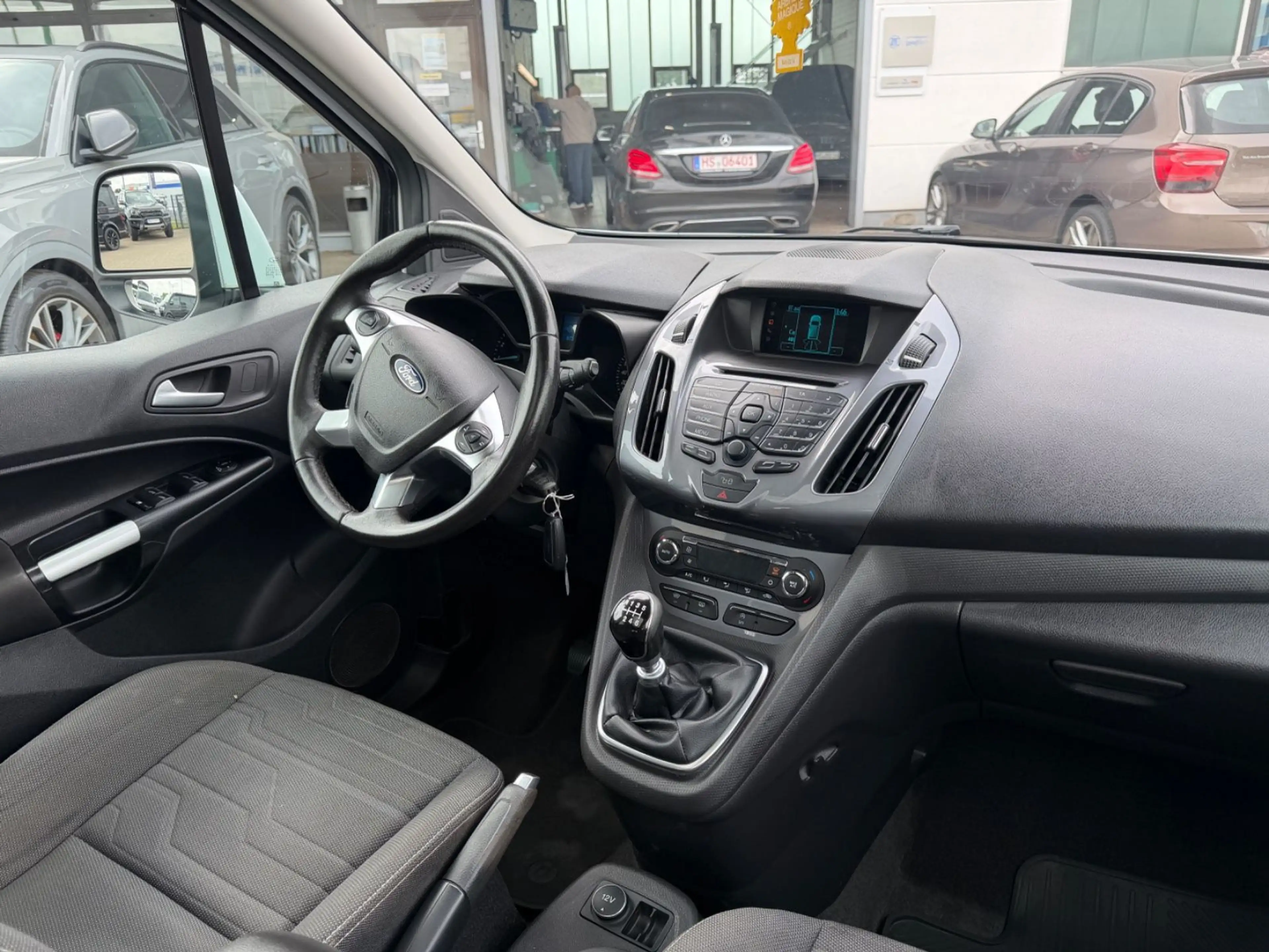 Ford Tourneo Connect Titanium Euro6, Klimaauto., Pano — photo 14