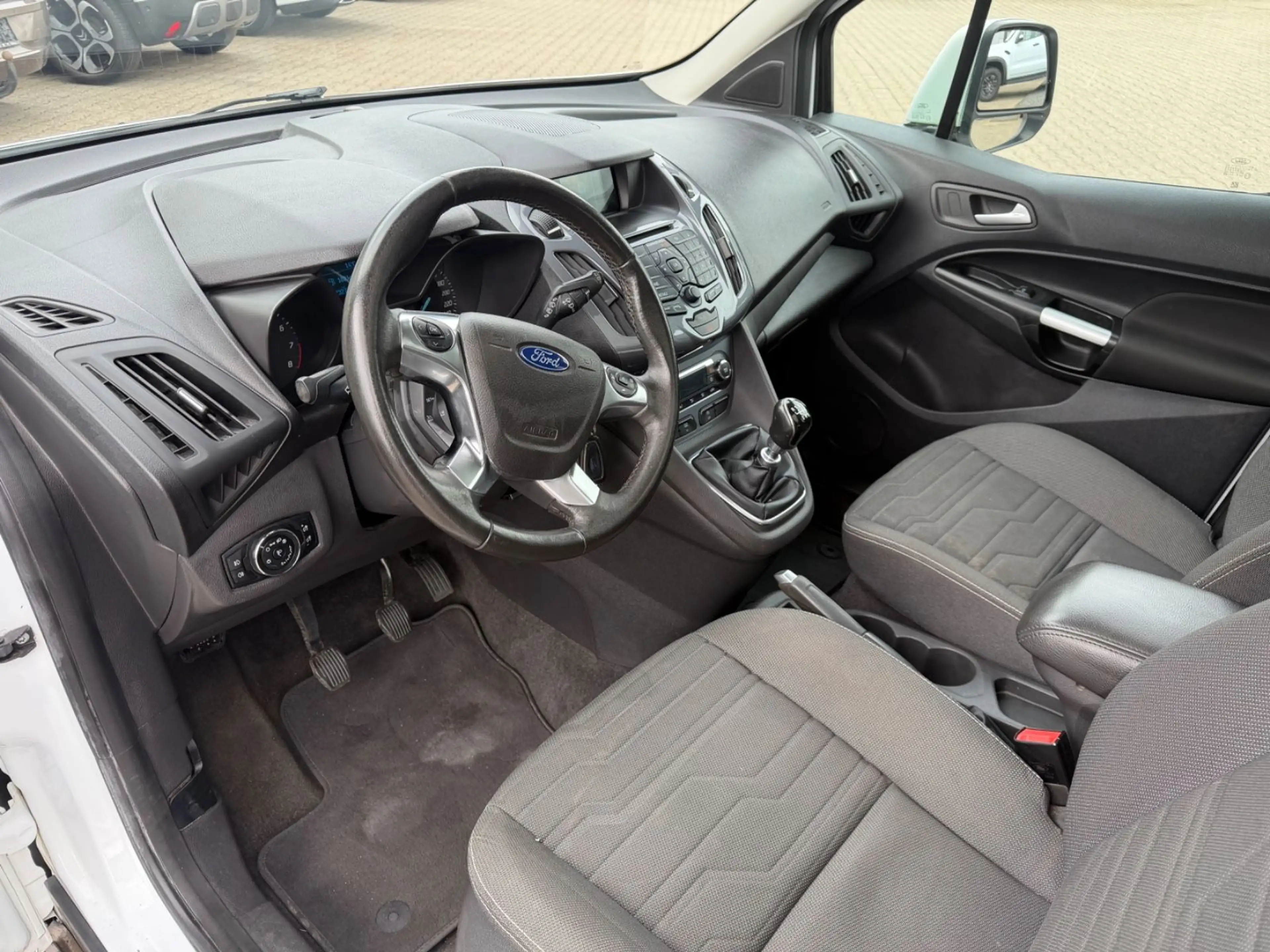 Ford Tourneo Connect Titanium Euro6, Klimaauto., Pano — photo 12