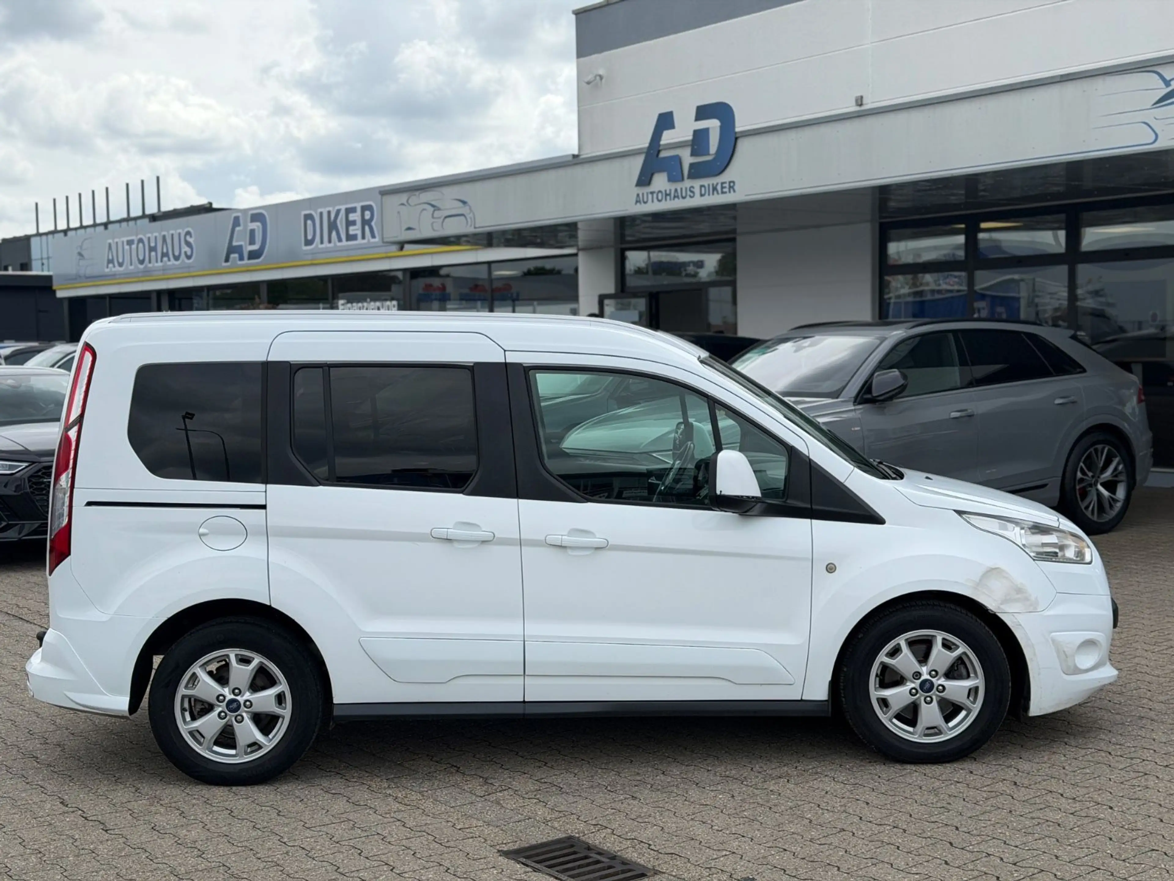 Ford Tourneo Connect Titanium Euro6, Klimaauto., Pano — photo 3