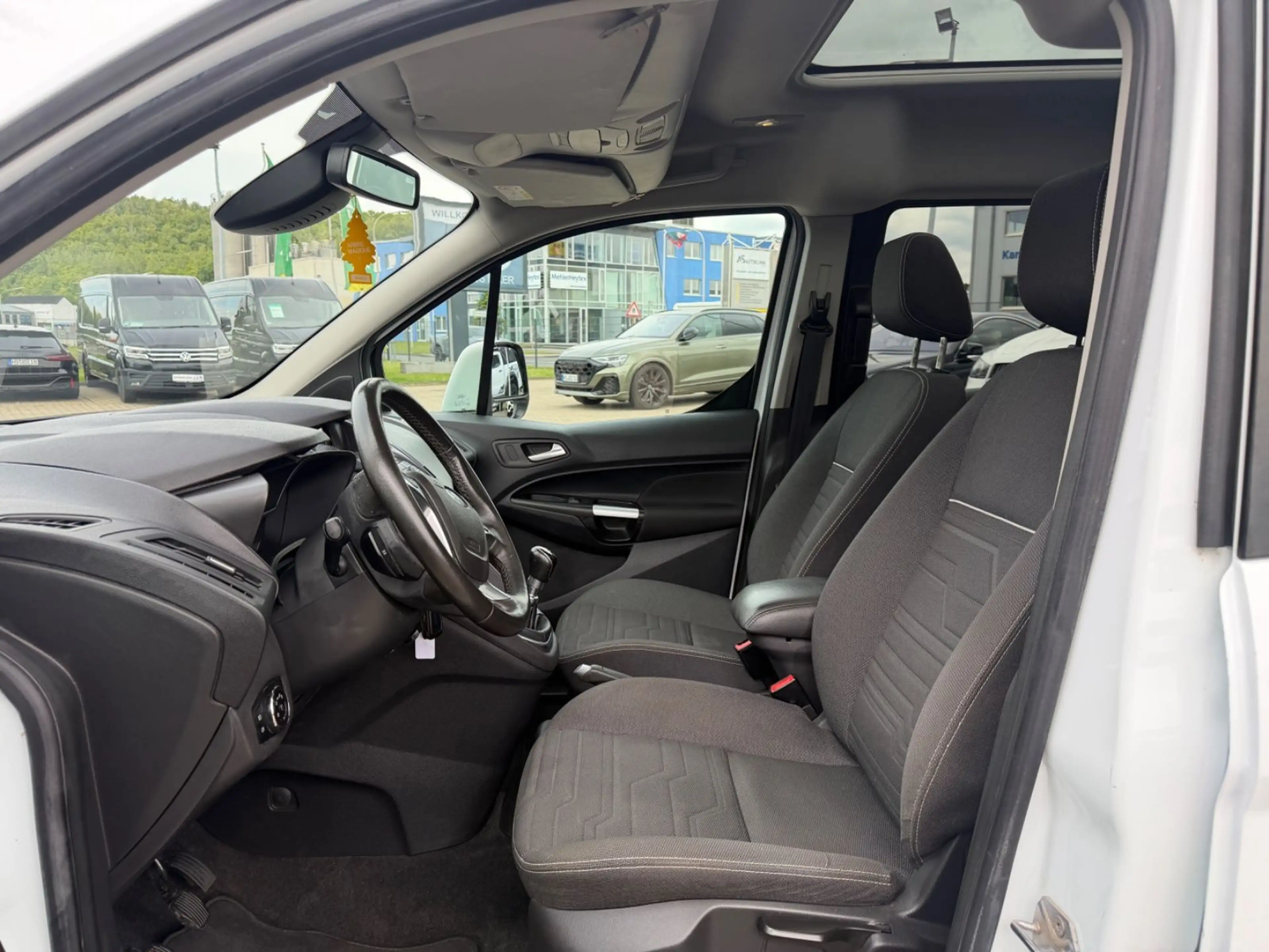 Ford Tourneo Connect Titanium Euro6, Klimaauto., Pano — photo 11