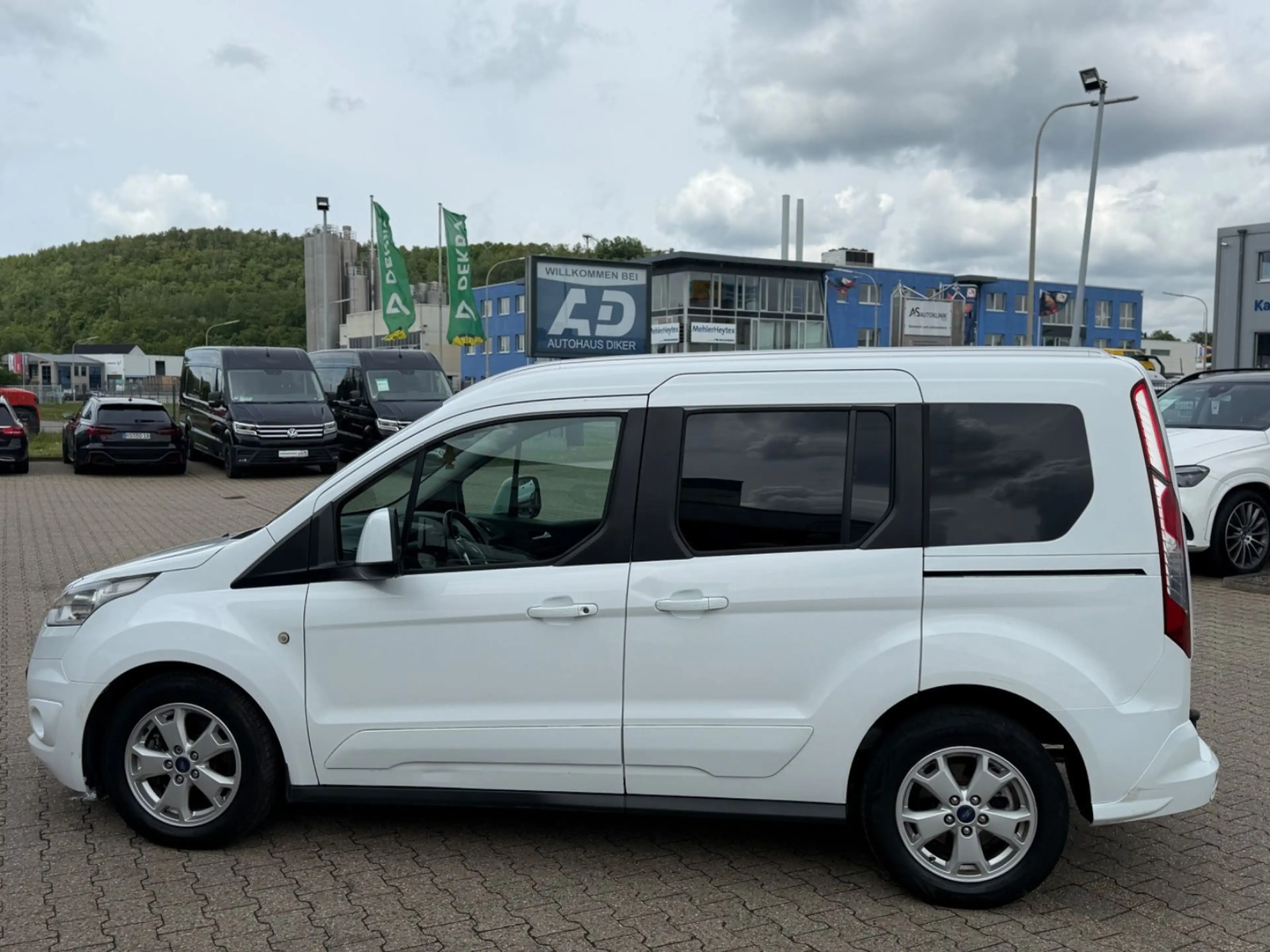 Ford Tourneo Connect Titanium Euro6, Klimaauto., Pano — photo 6