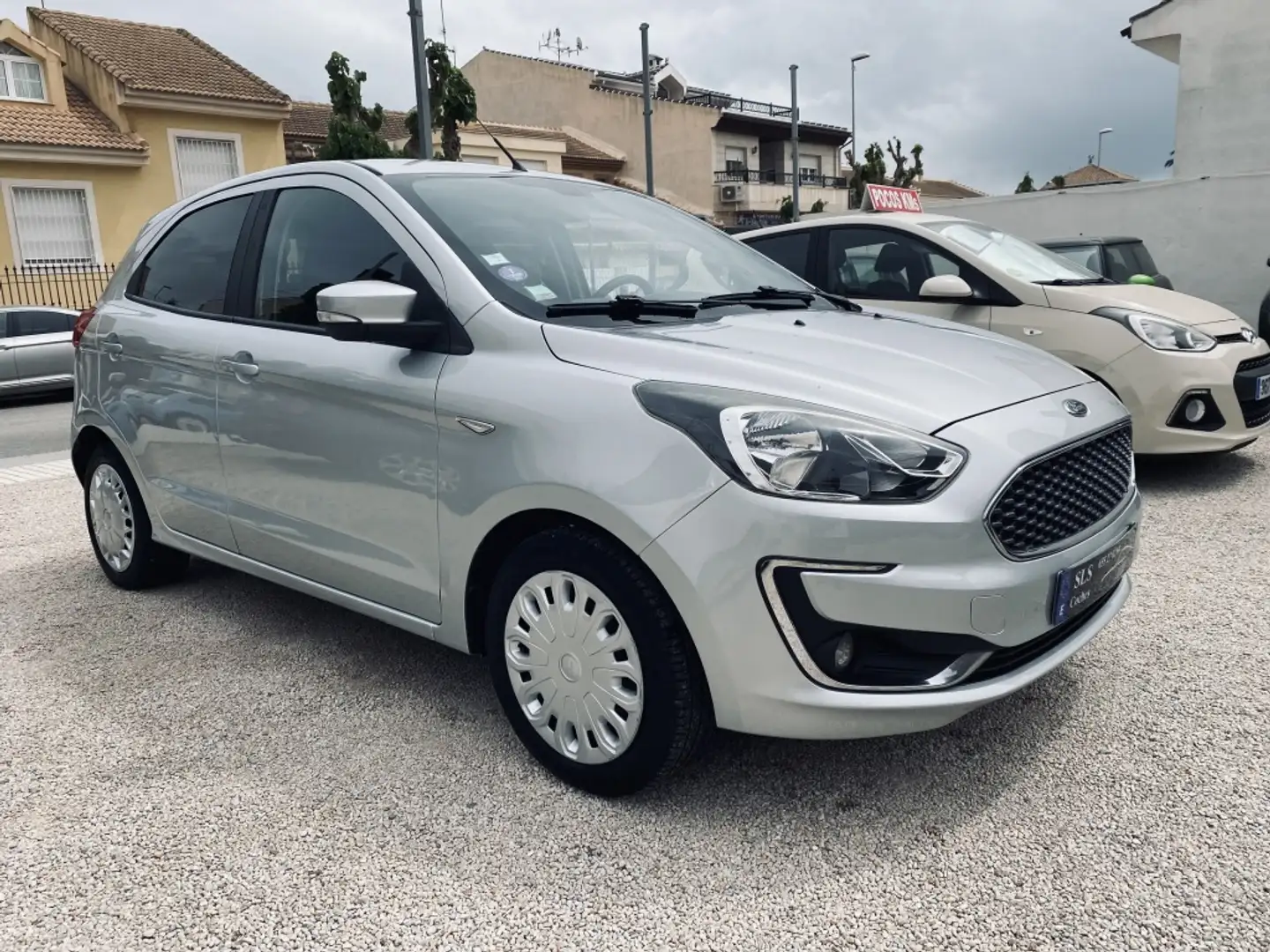 Ford Ka/Ka+ Ka+ 1.19 Ti-VCT Ultimate Gris - 2