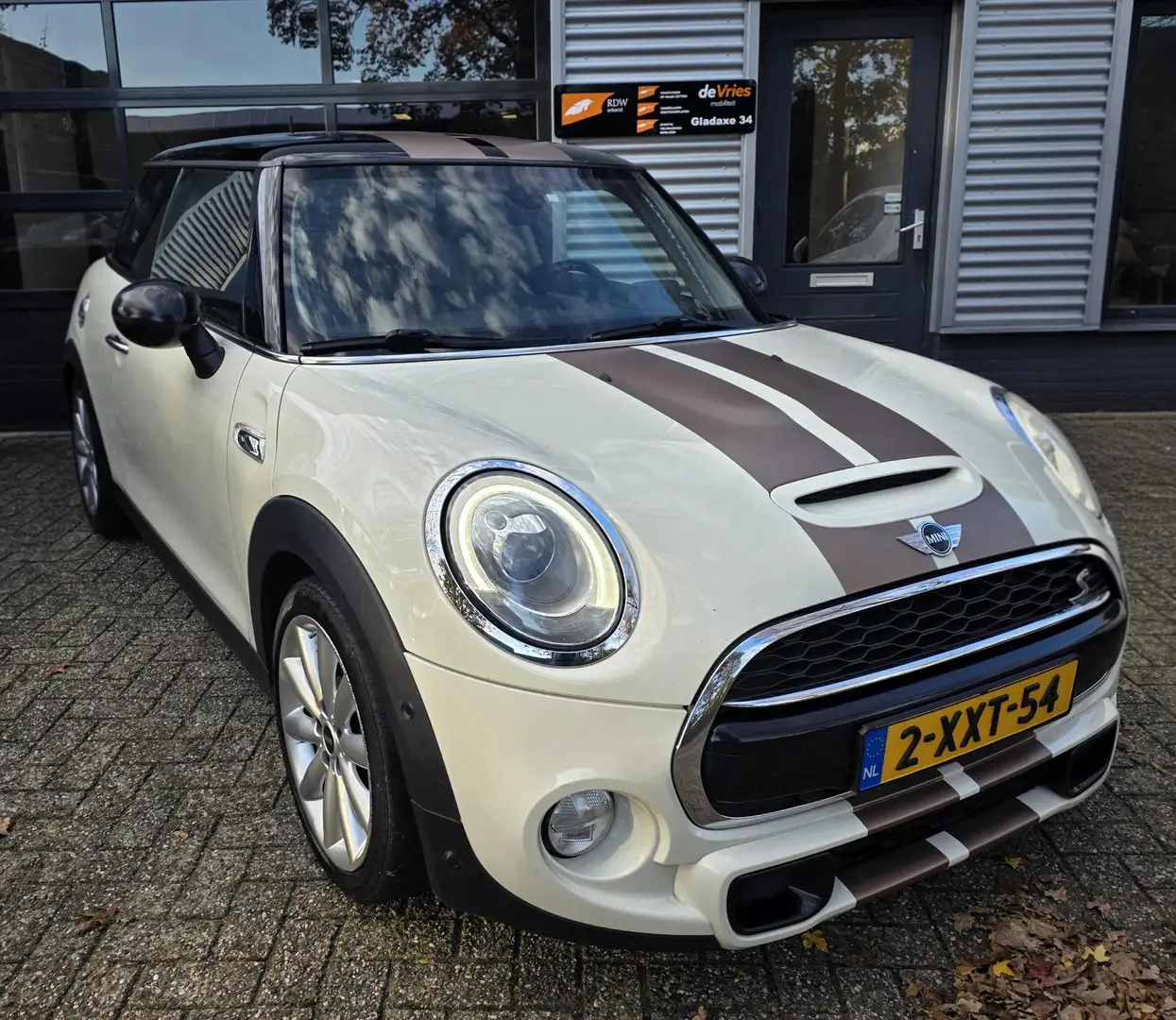 MINI Cooper S 2.0 Chili Serious Business *AUTOMAAT* Wit - 1