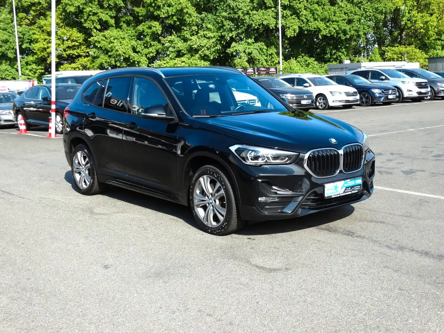 BMW X1 -xDrive-20d-190Ps*Sport*Navi*AHK*LED*T-Leder Schwarz - 1