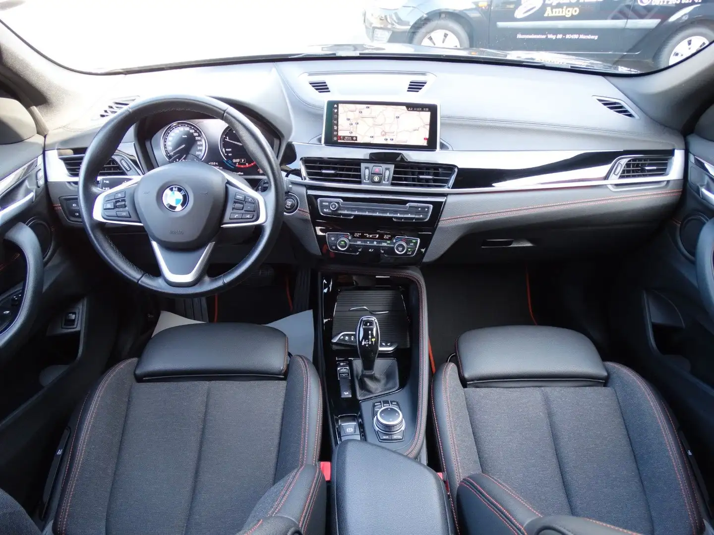 BMW X1 -xDrive-20d-190Ps-Aut.*Sport-Line*Navi*AHK*LED Noir - 2