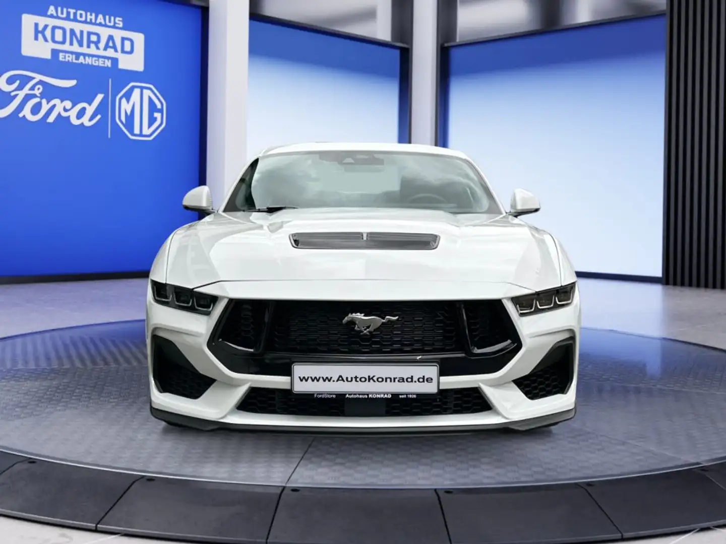 Ford Mustang Fastback GT 5.0 V8 Aut. Weiß - 2