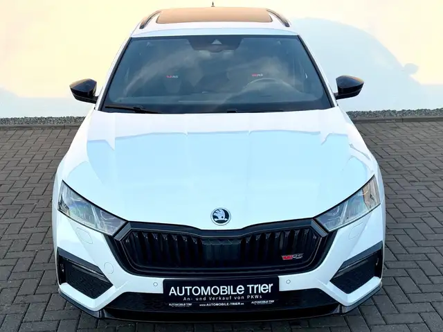 Skoda Octavia view 2