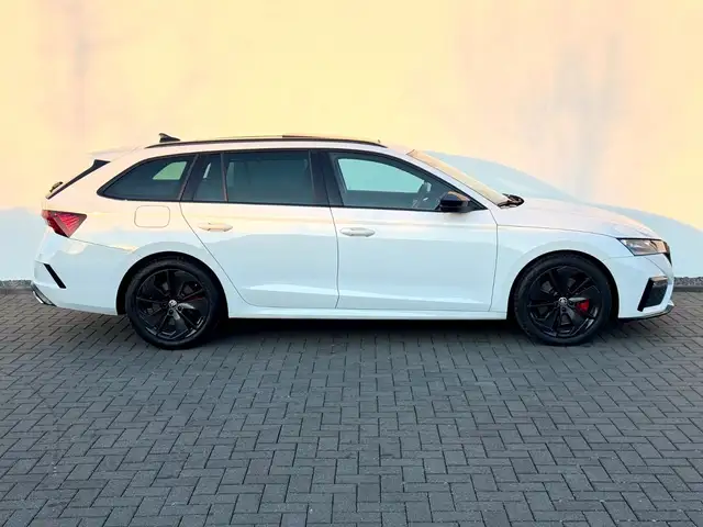 Skoda Octavia view 4