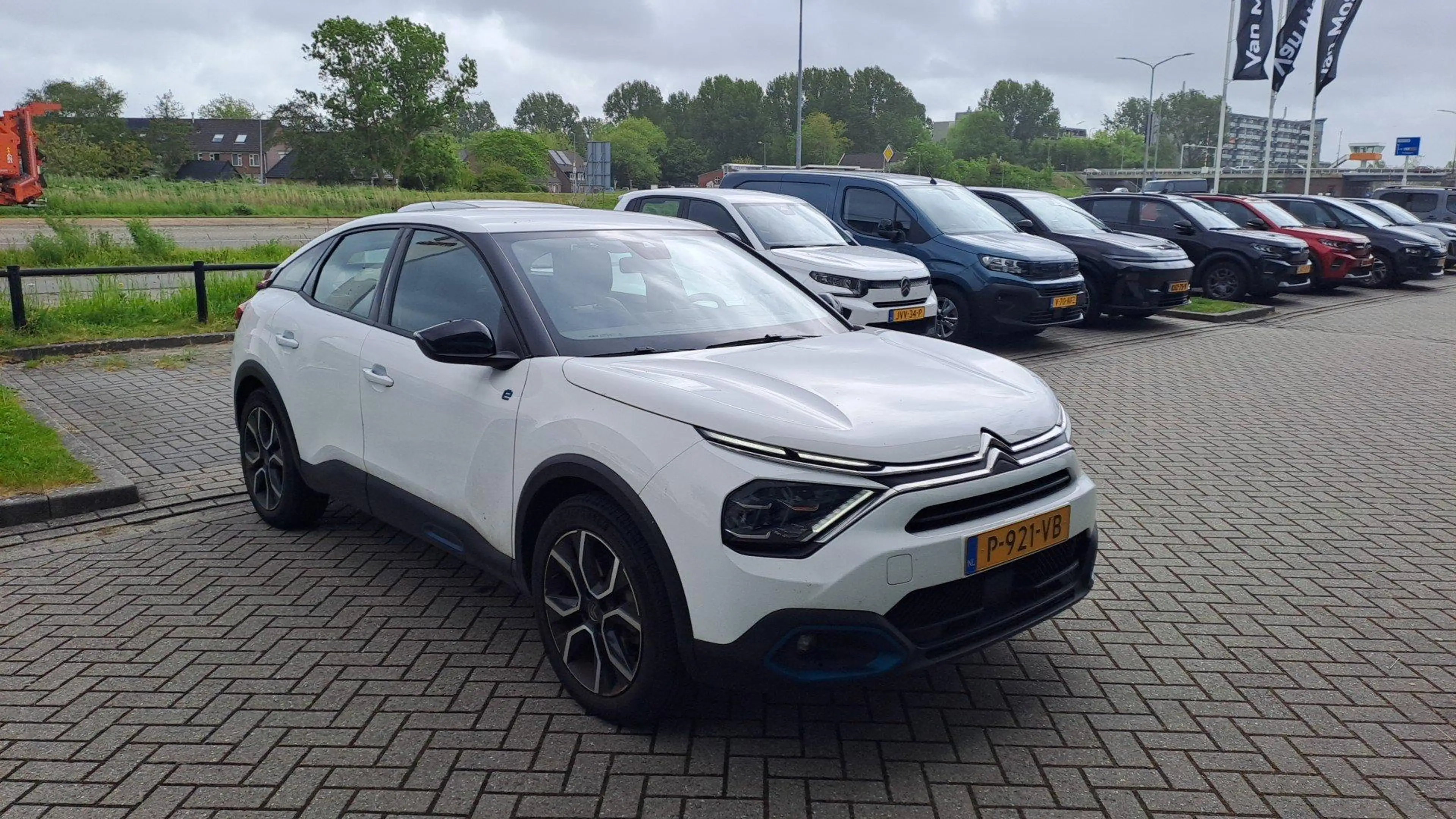 Citroen E-C4 Electric Feel Pack 50 kWh — photo 10