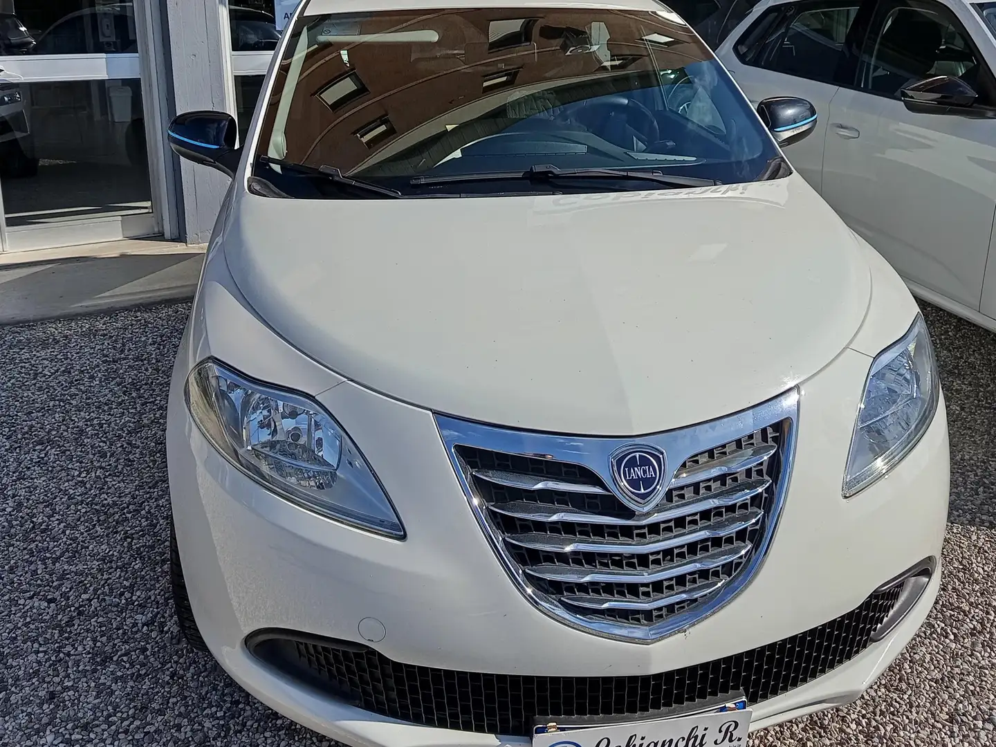 Lancia Ypsilon Ypsilon III 2011 1.2 8v Elefantino s Bianco - 1