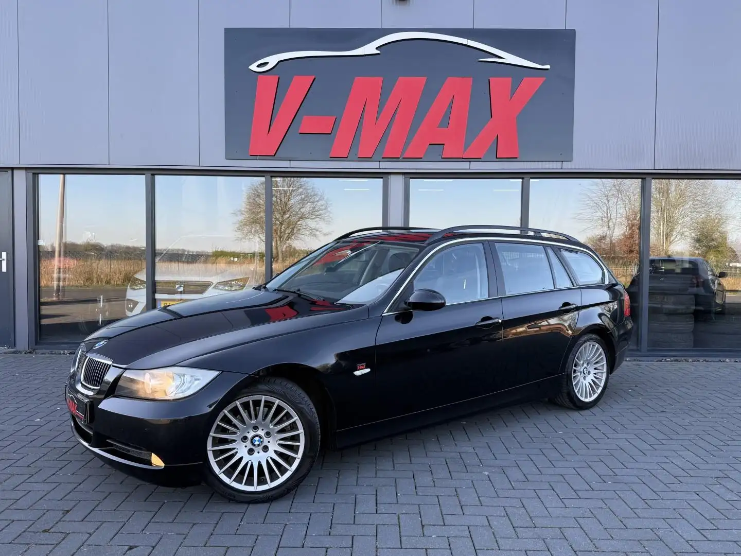 BMW 325 3-serie Touring 325i Touring Business Clima Pdc Tr Zwart - 1
