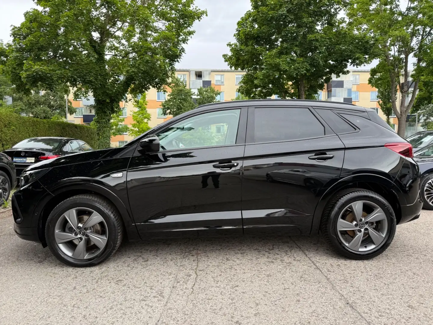 Opel Grandland X GS Line/LED/8-G-AUT./NAVI/360 KAM. Schwarz - 2