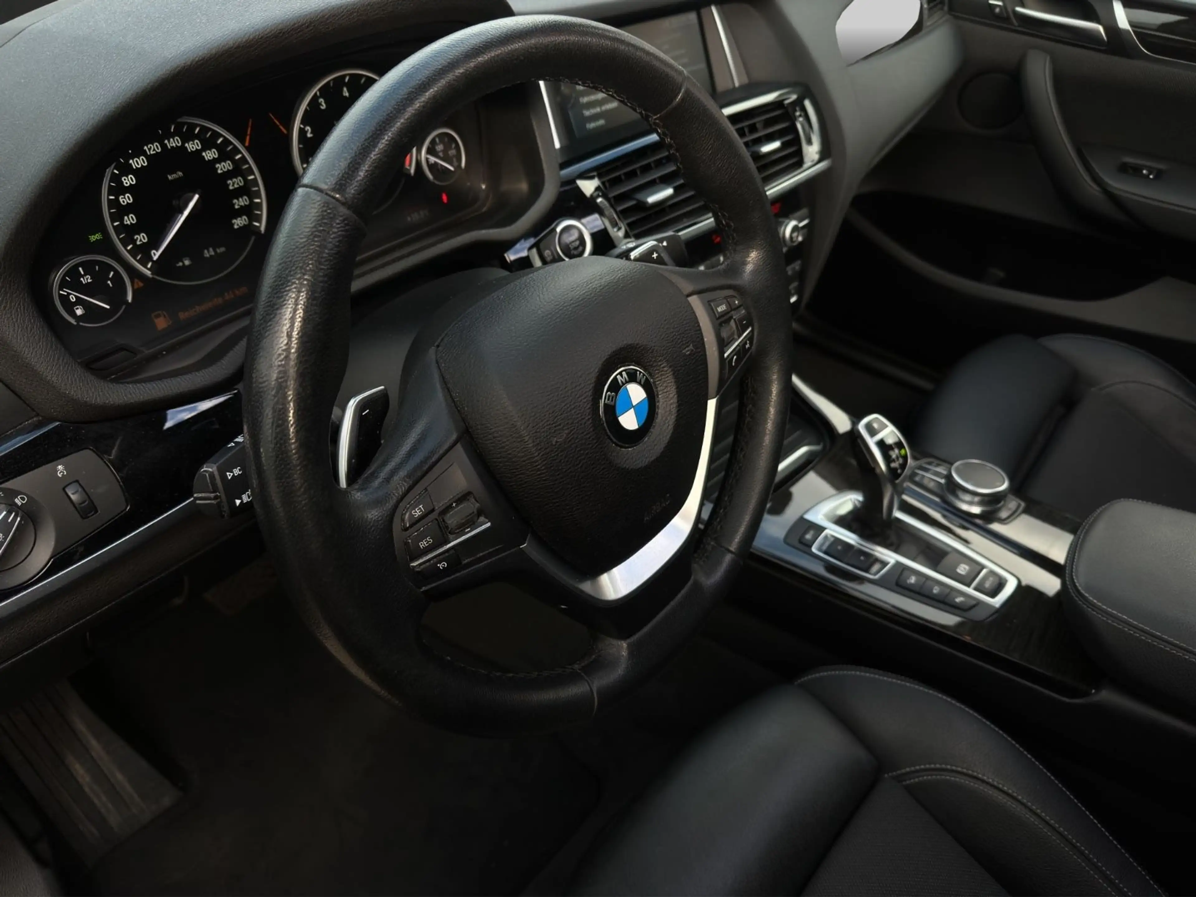 BMW X4 xDrive 35 i Advantage Kamera Navi LED — photo 9