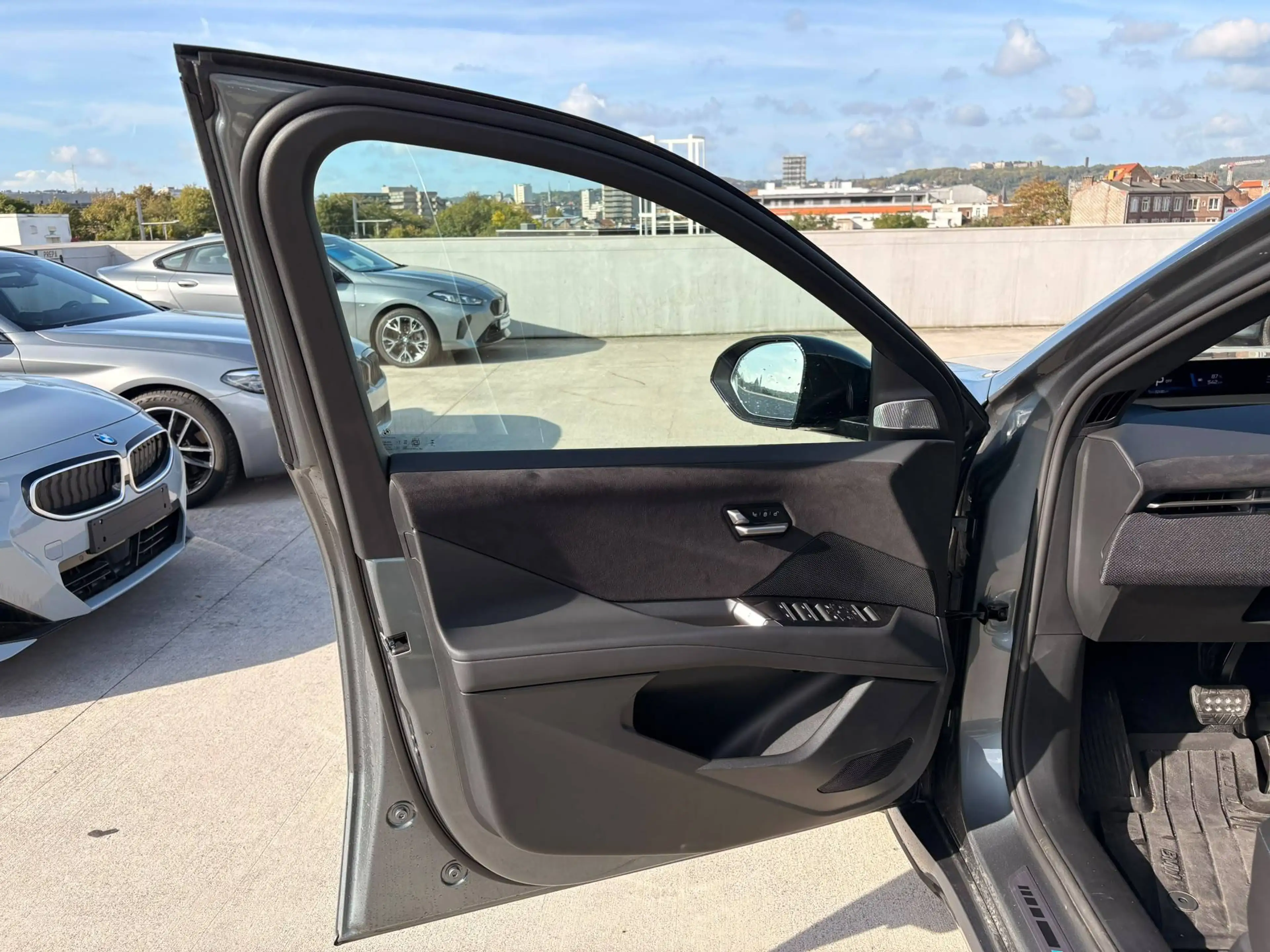 BMW iX3 iX3 113.4 kWh 50 xDrive — photo 9