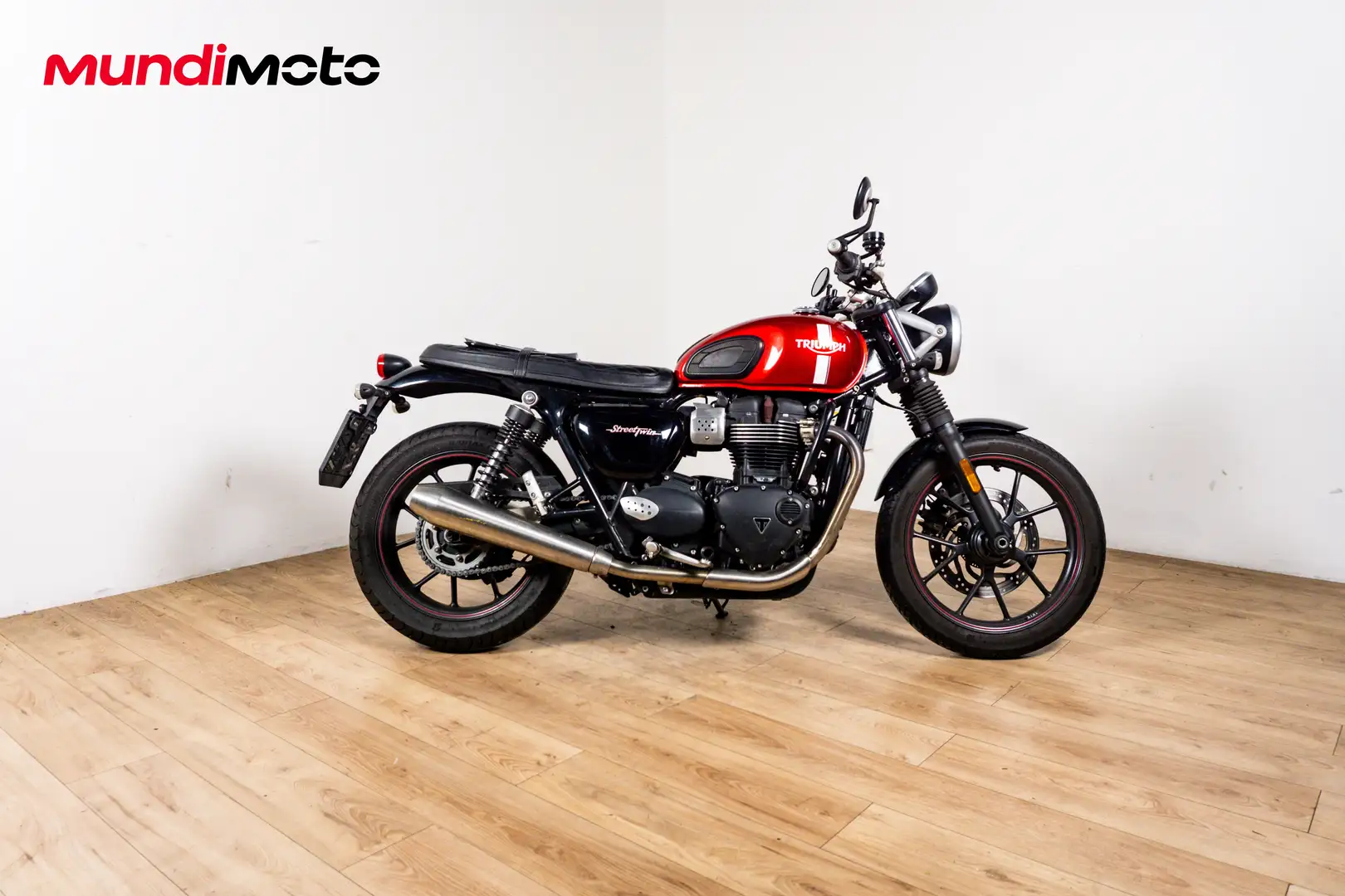 Triumph Street Twin - 1