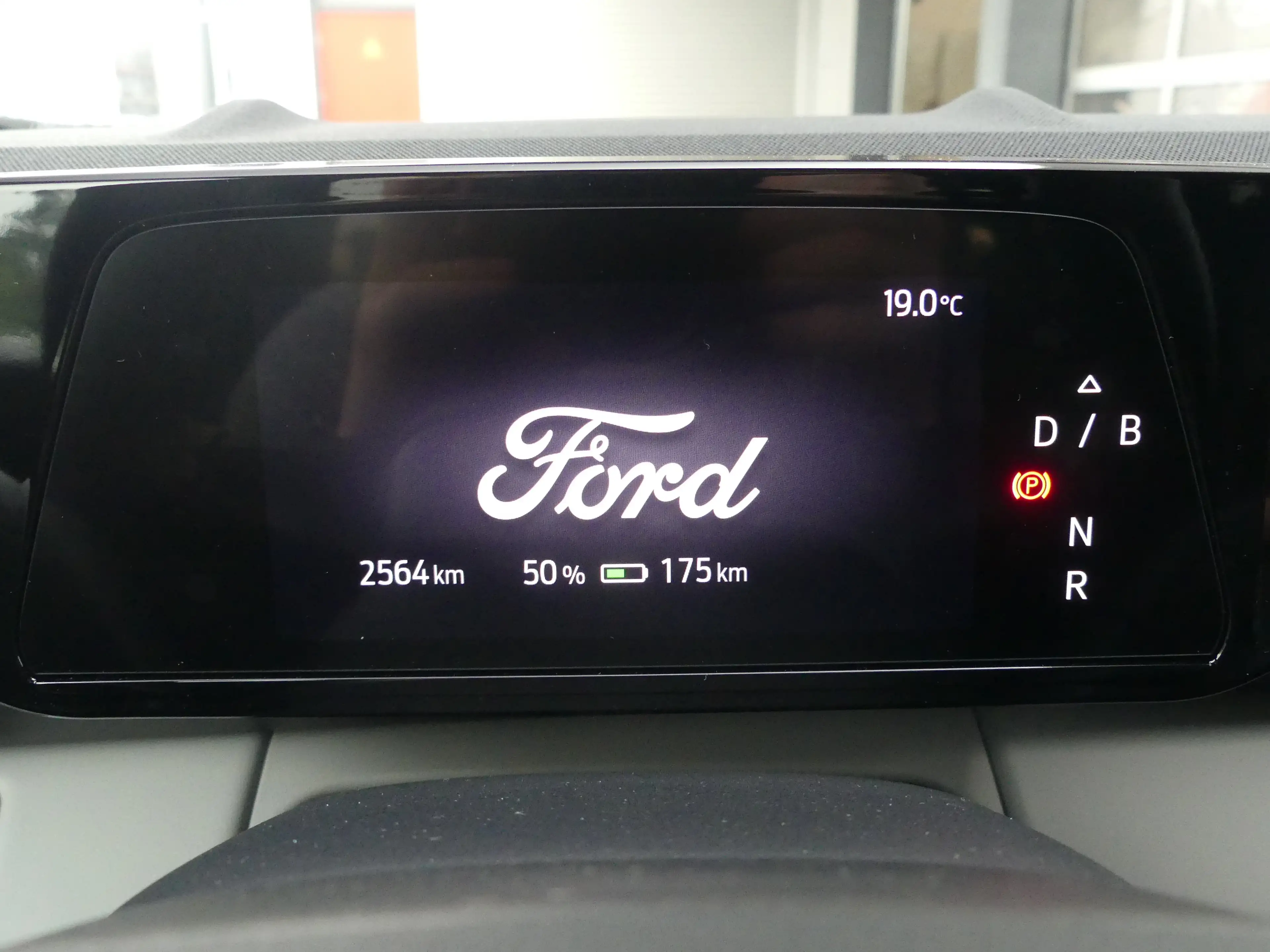 Ford Capri Style Standard Range RWD 52 kWh | ADAPTIVE CRUISE — photo 13