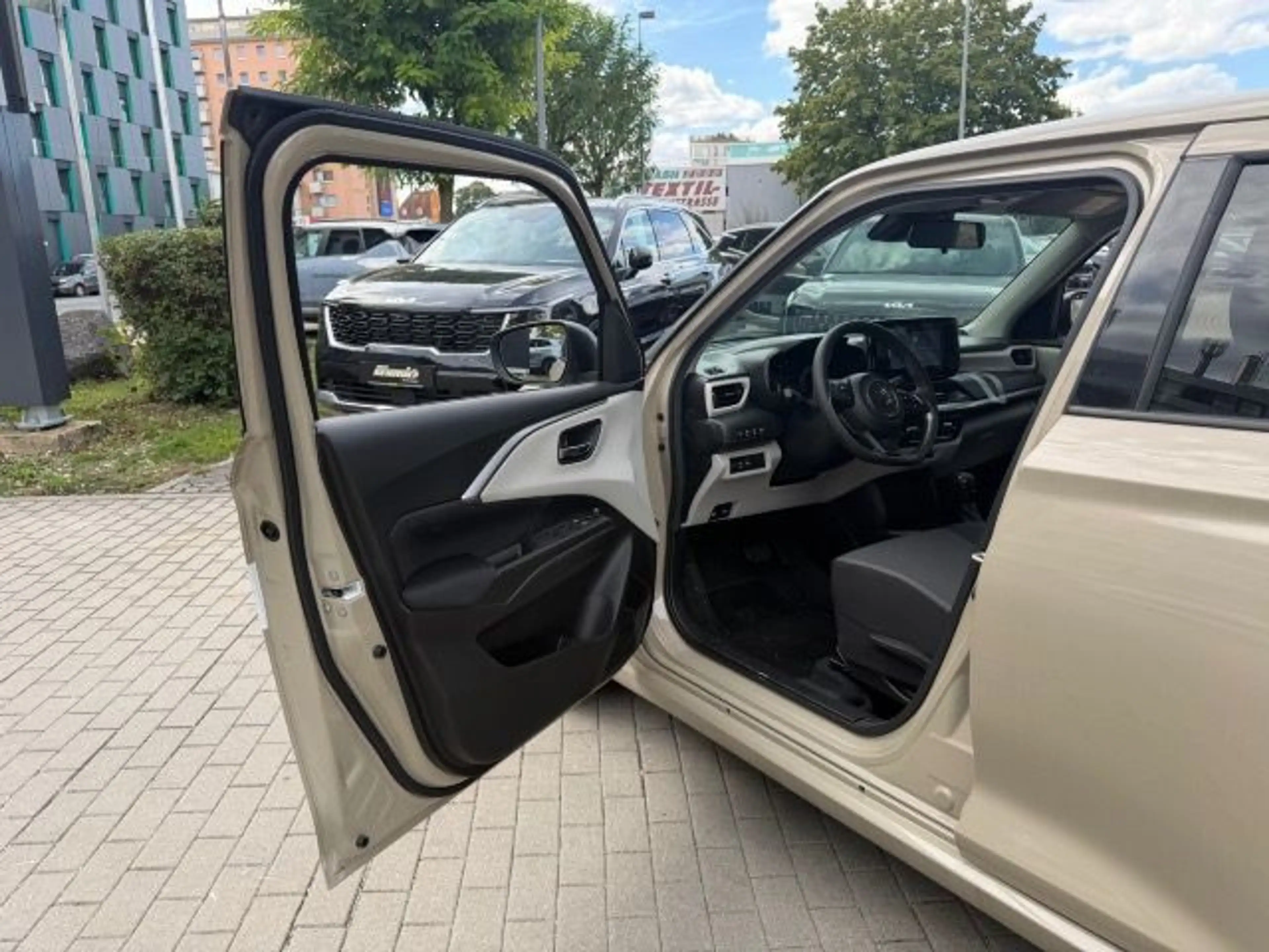 Suzuki Swift SWIFT COMFORT+ CVT HYBRID — photo 12