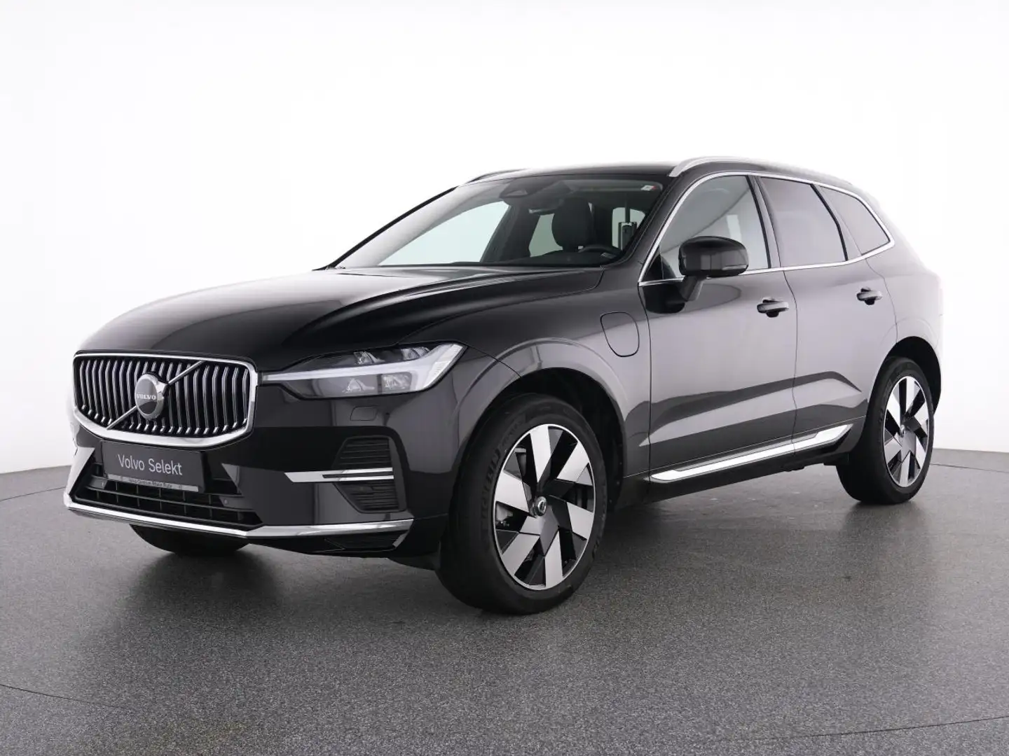 Volvo XC60 T6 Recharge AWD Core+WINTERPAK+ Zwart - 2