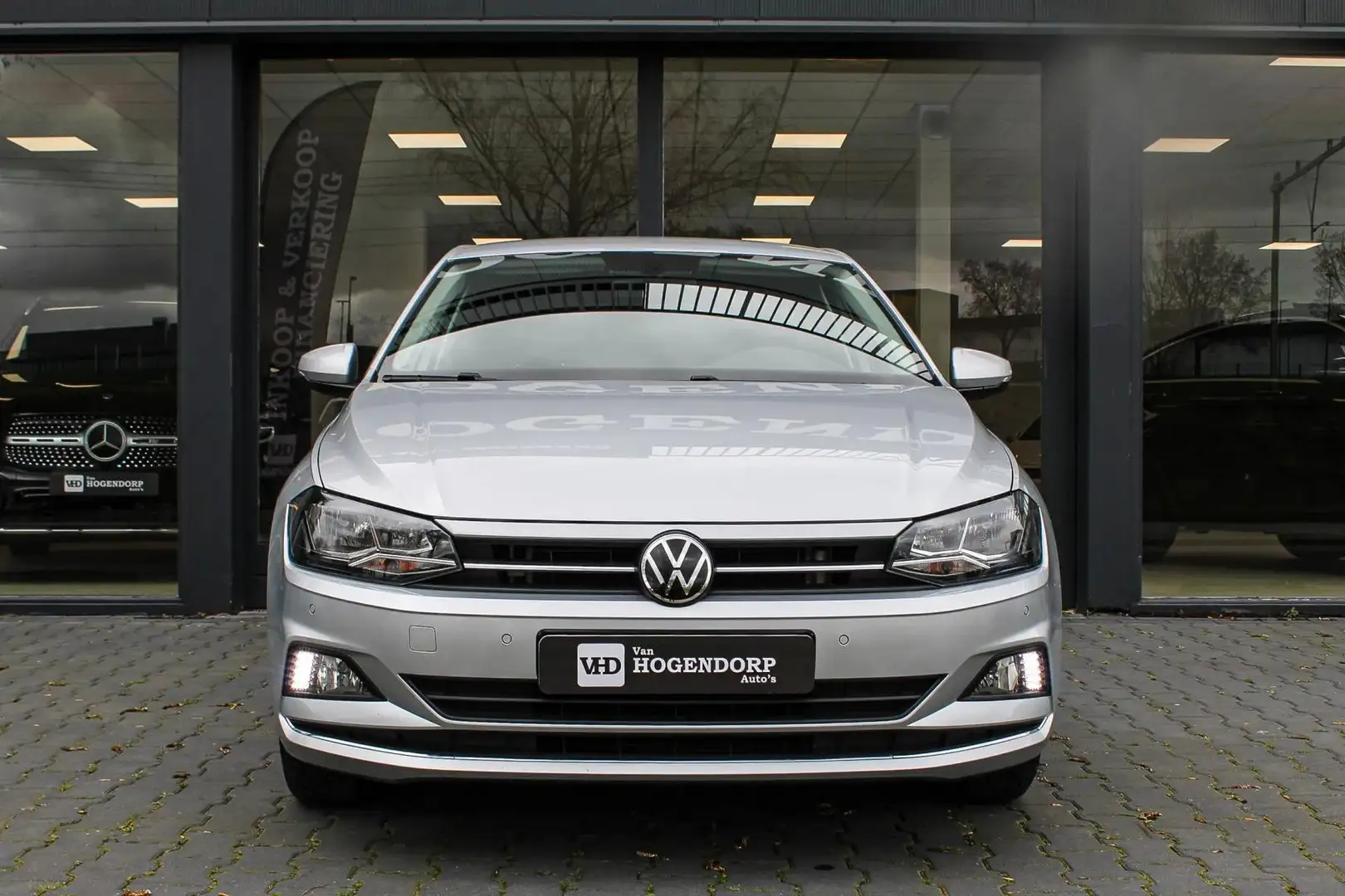 Volkswagen Polo 1.0 TSI HIGHLINE PDC DSG7 110PK Grijs - 2