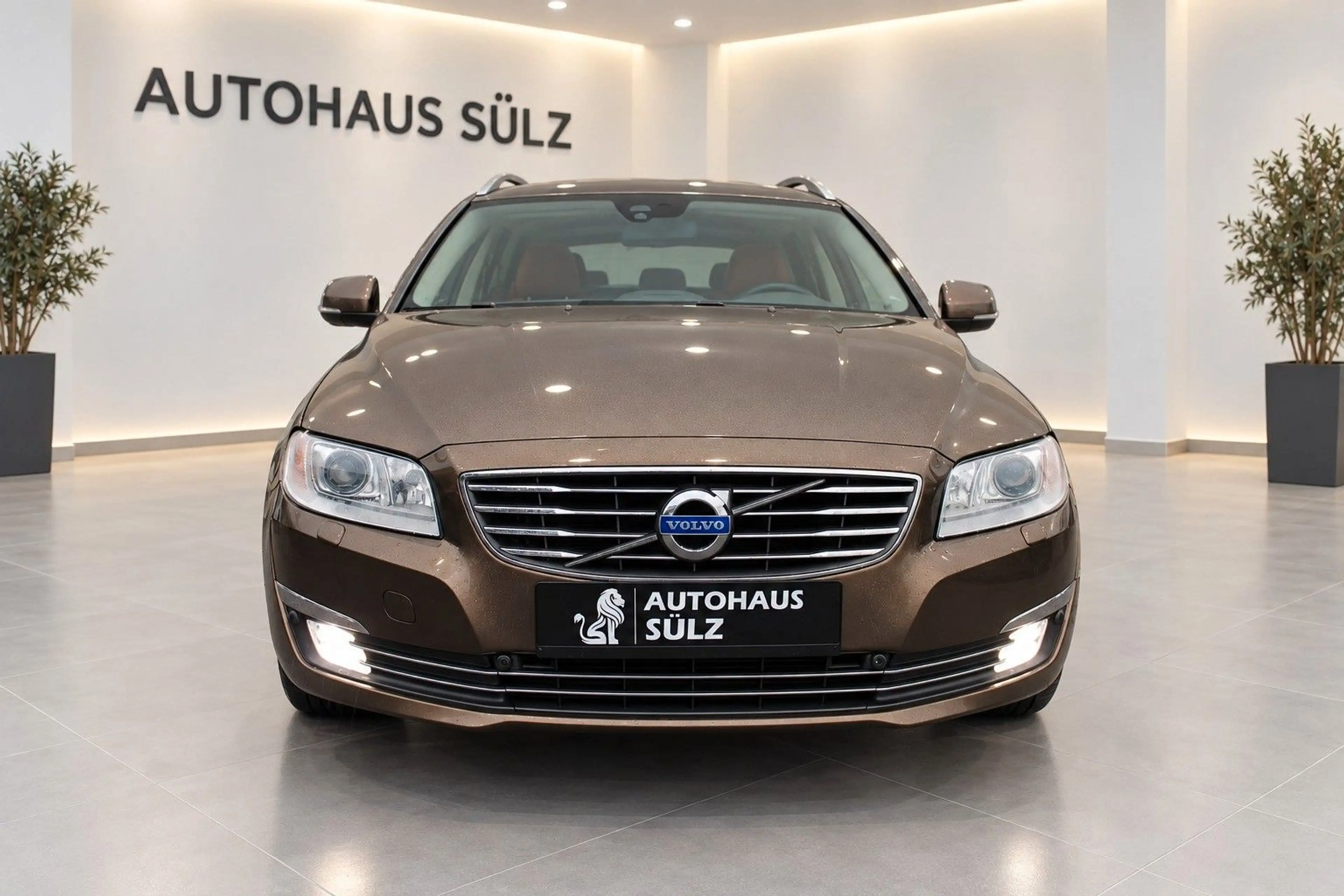 Volvo V70 Kombi D4 Inscription/Auto./Leder/Navi/AHK — photo 3