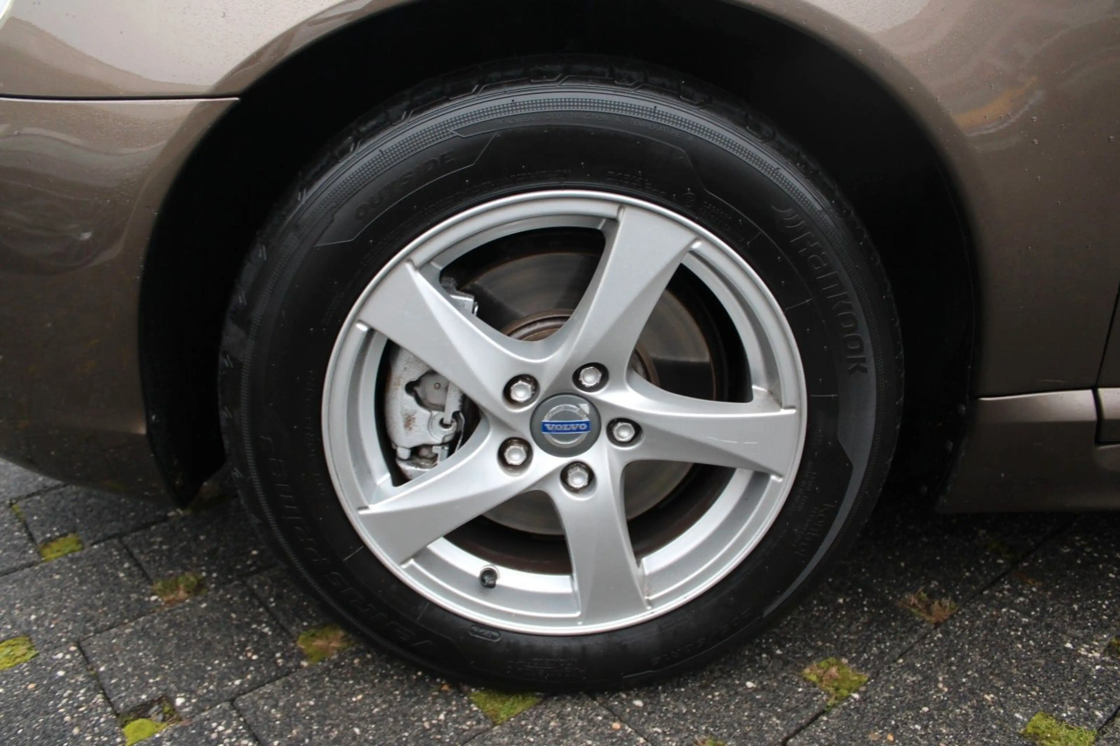 Volvo V70 Kombi D4 Inscription/Auto./Leder/Navi/AHK — photo 13