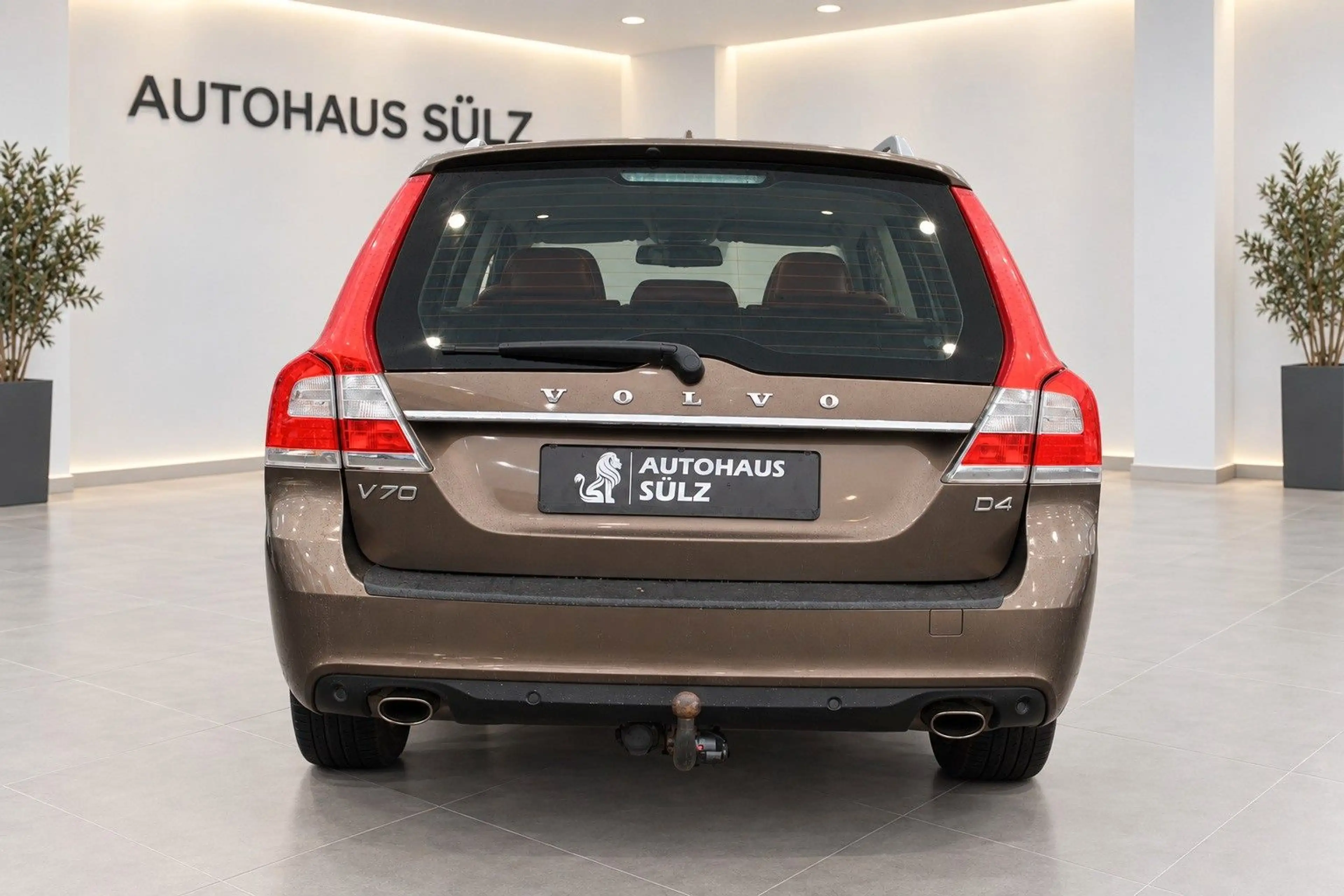 Volvo V70 Kombi D4 Inscription/Auto./Leder/Navi/AHK — photo 6