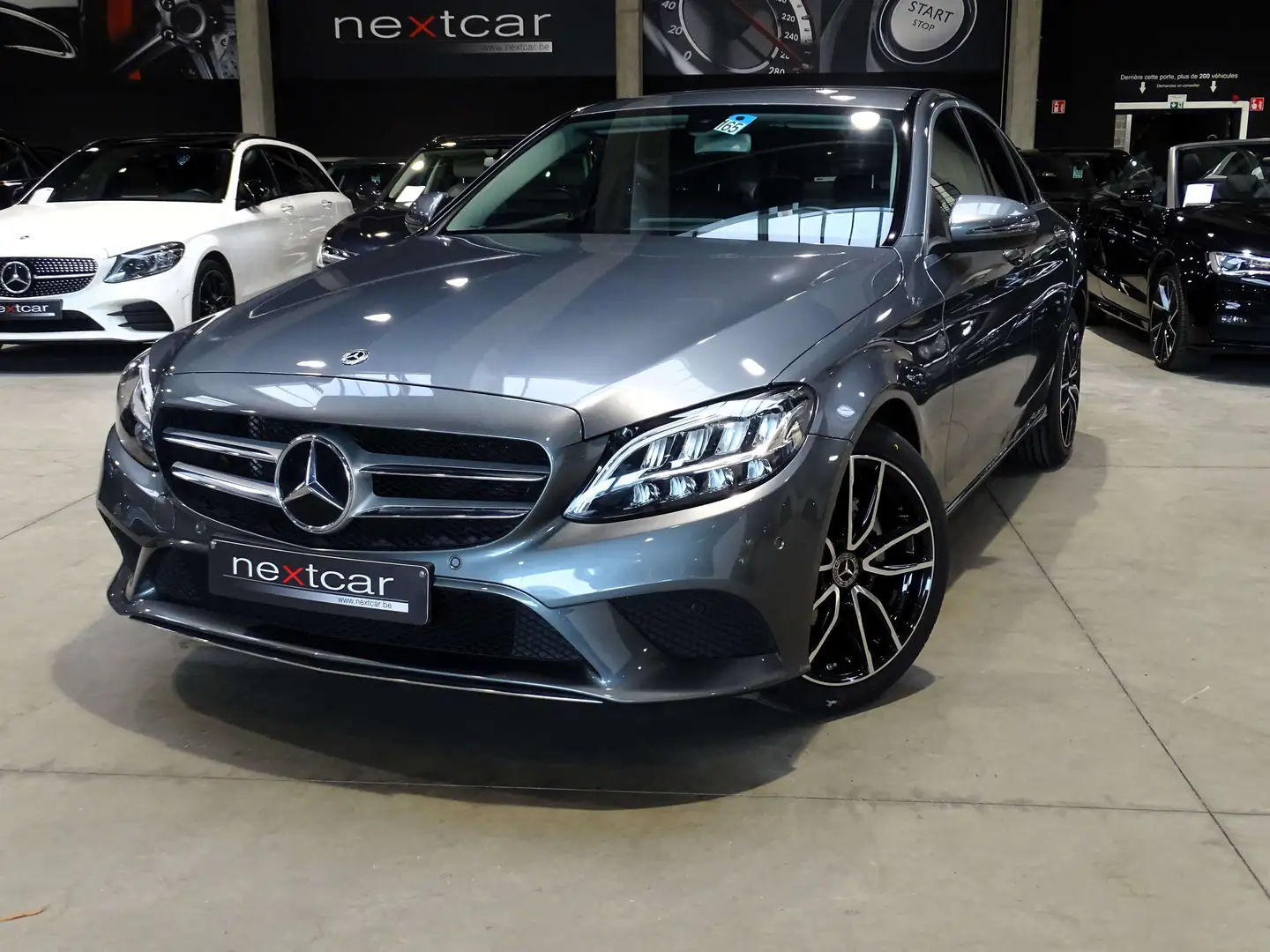 Mercedes-Benz C 180 d Berline Avantgarde *LED-NAVI-TISSU CUIR-PARKING* Grau - 1