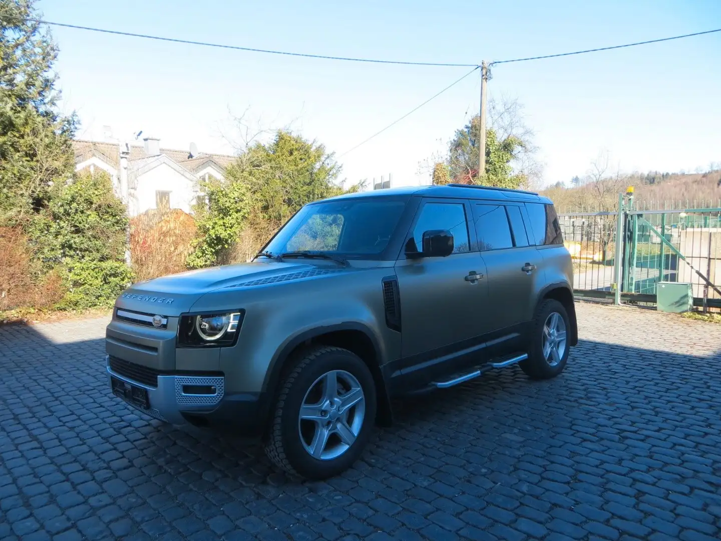 Land Rover Defender 110 Hard Top SE rep. Unfallschaden Vert - 1