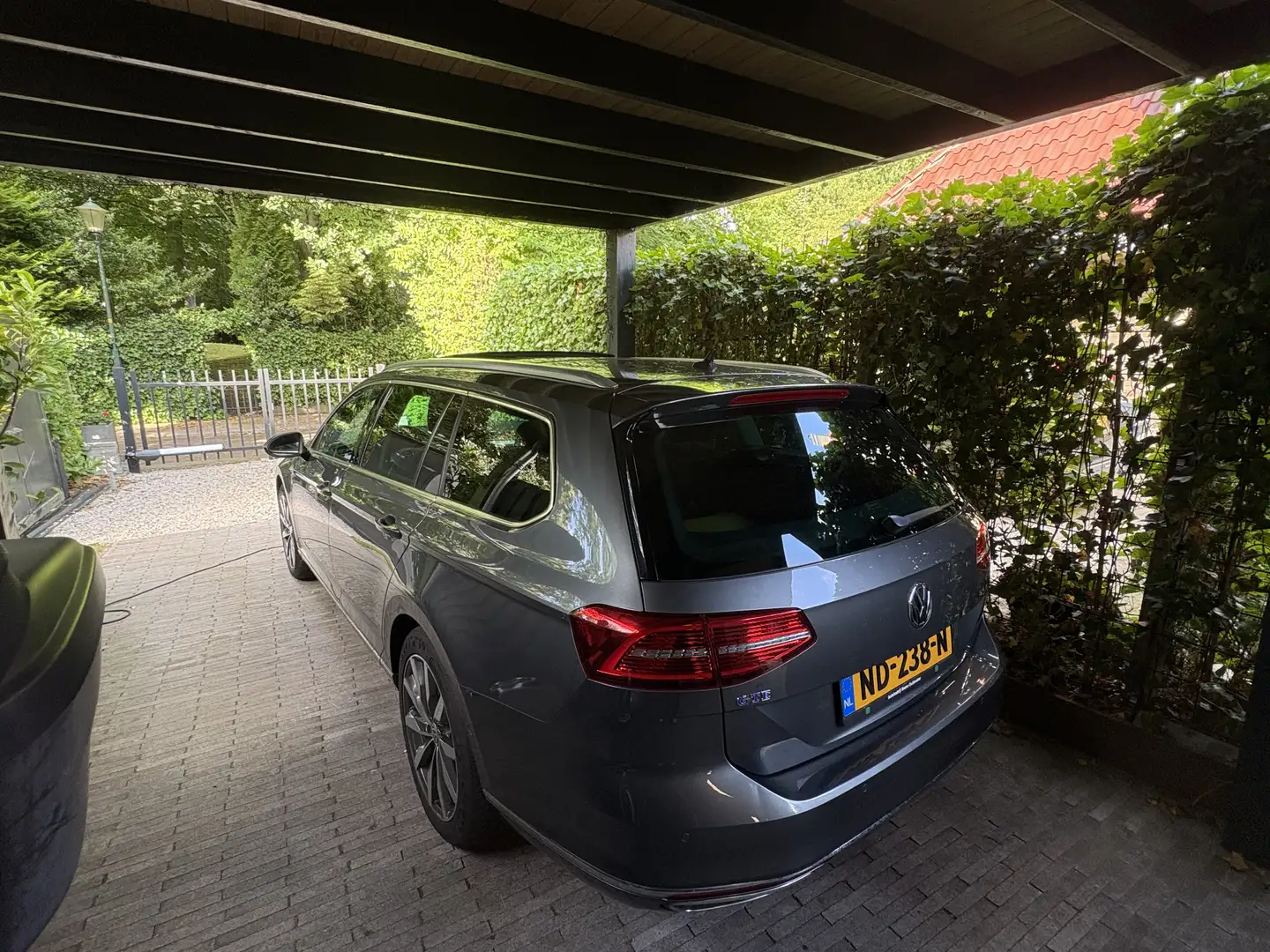 Volkswagen Passat 1.4 TSI GTE PANO+LEER+CAMERA+TREKH Grijs - 2