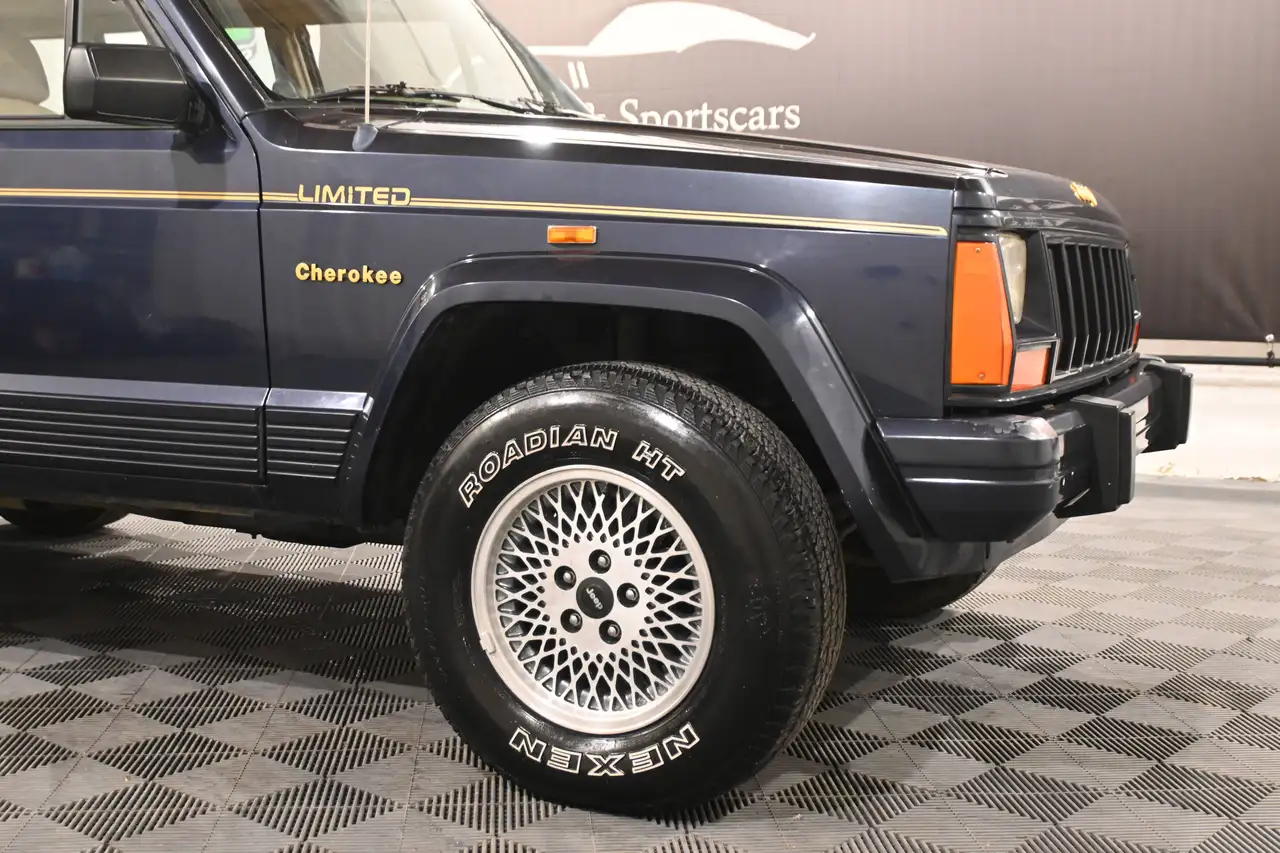 Jeep Cherokee 2.5 Turbo LIMITED / CUIR / AIRCO / CLIMATISATION / ATTELAGE, foto 2