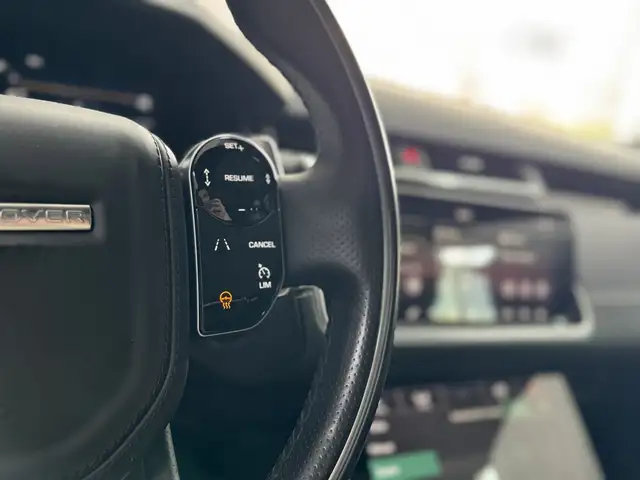 Land Rover Range Rover Velar view 15