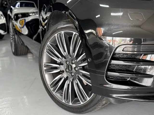 Land Rover Range Rover Velar view 9