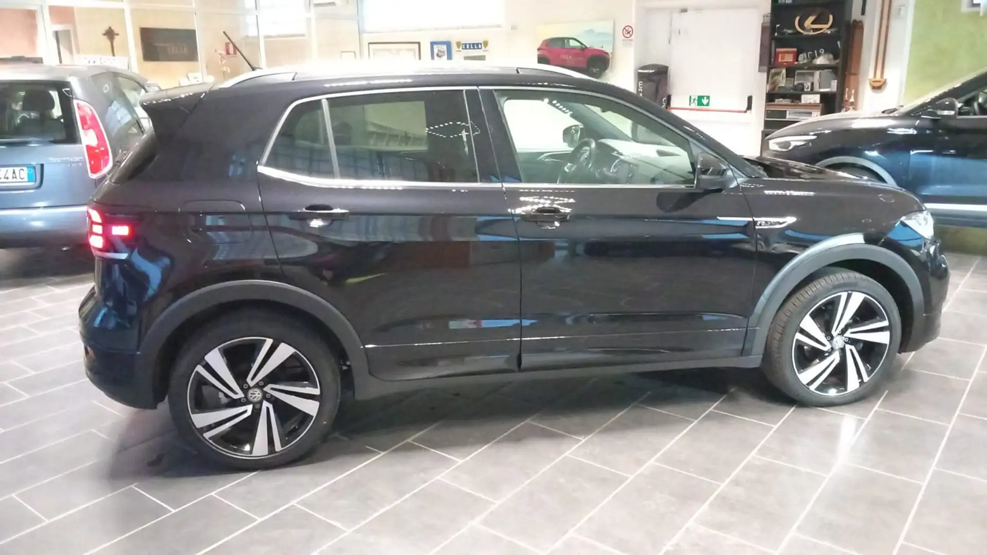 Volkswagen T-Cross 1.0 TSi 115cv DSG R-LINE Noir - 2