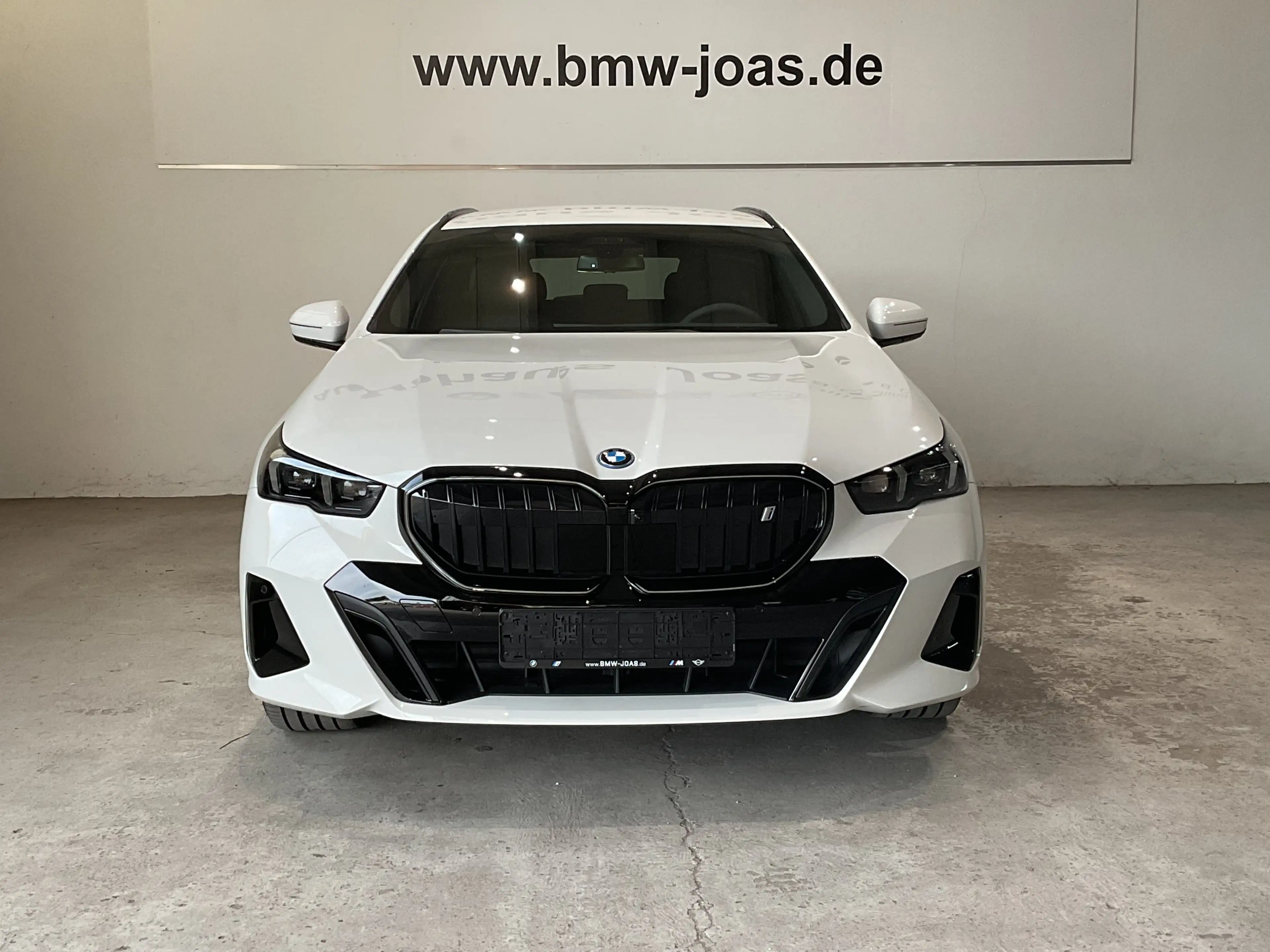 BMW i5 xDrive40 |AHK |Sitzbelüftung |Head-Up Display — photo 2