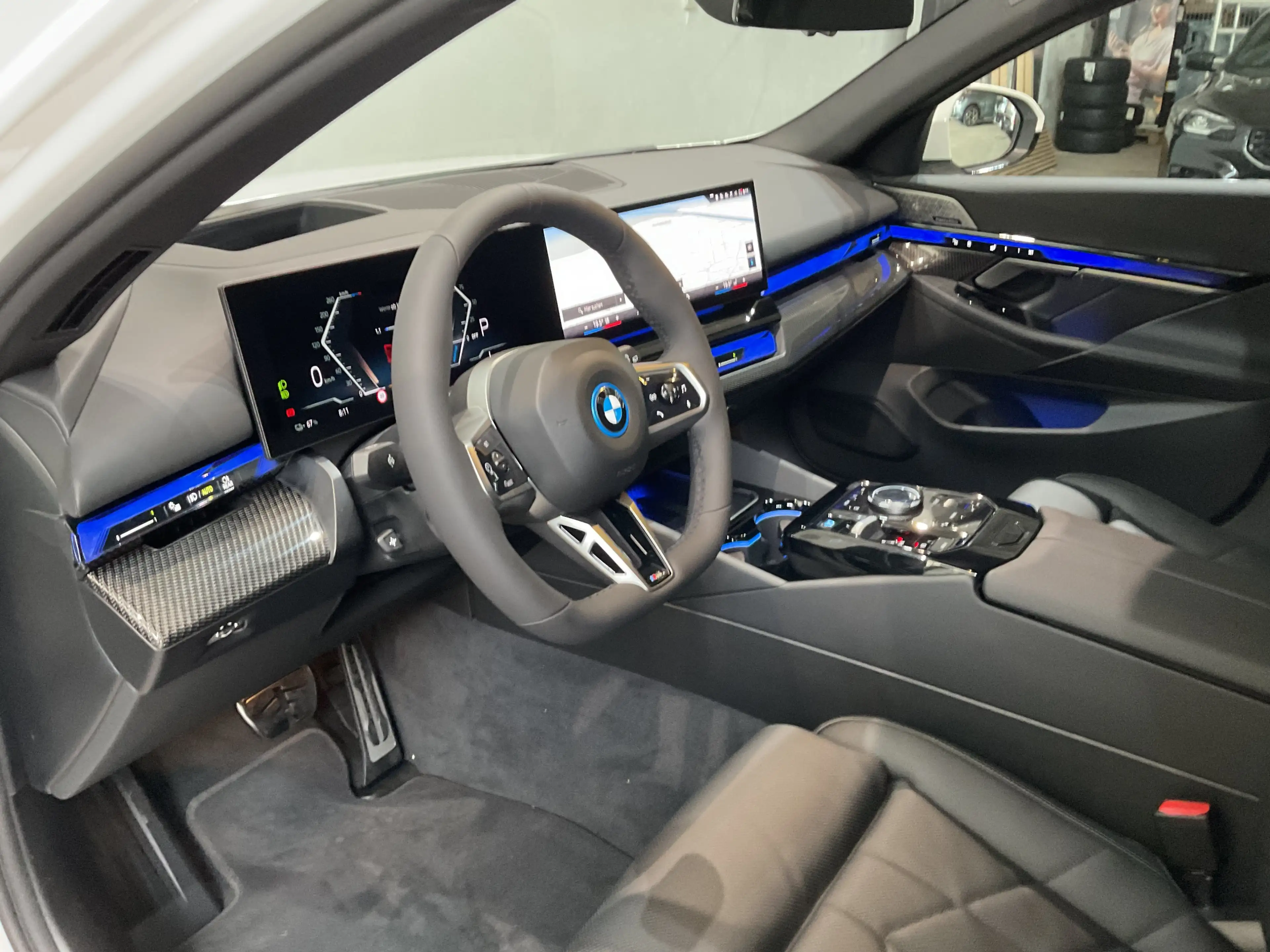 BMW i5 xDrive40 |AHK |Sitzbelüftung |Head-Up Display — photo 6