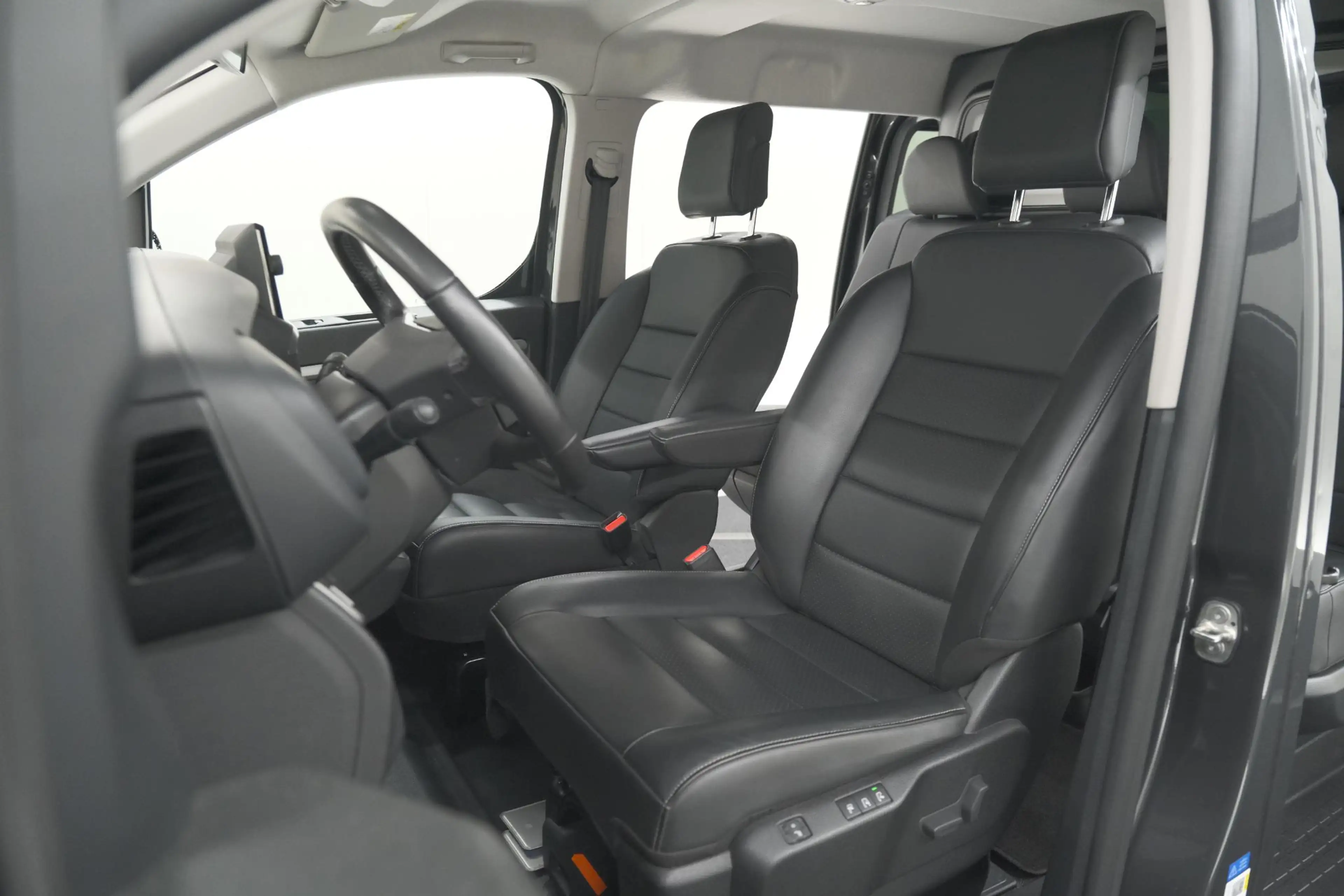 Peugeot Expert 2.0 BlueHDi 180 S&S L3 DC | 5 Zitplaatsen | Trekha — photo 15