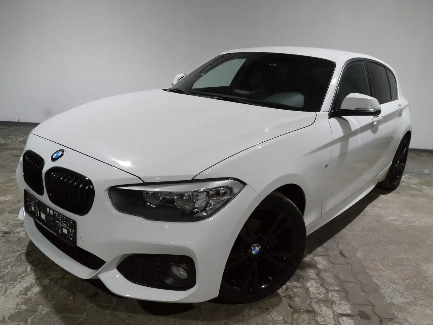 BMW 116 d M Paket Alcantara Navi PDC Tempomat Klima Weiß - 2