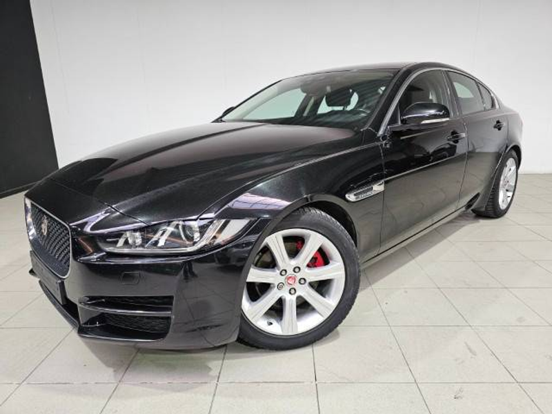 Jaguar XE XE 2.0 D Prestige — photo 4