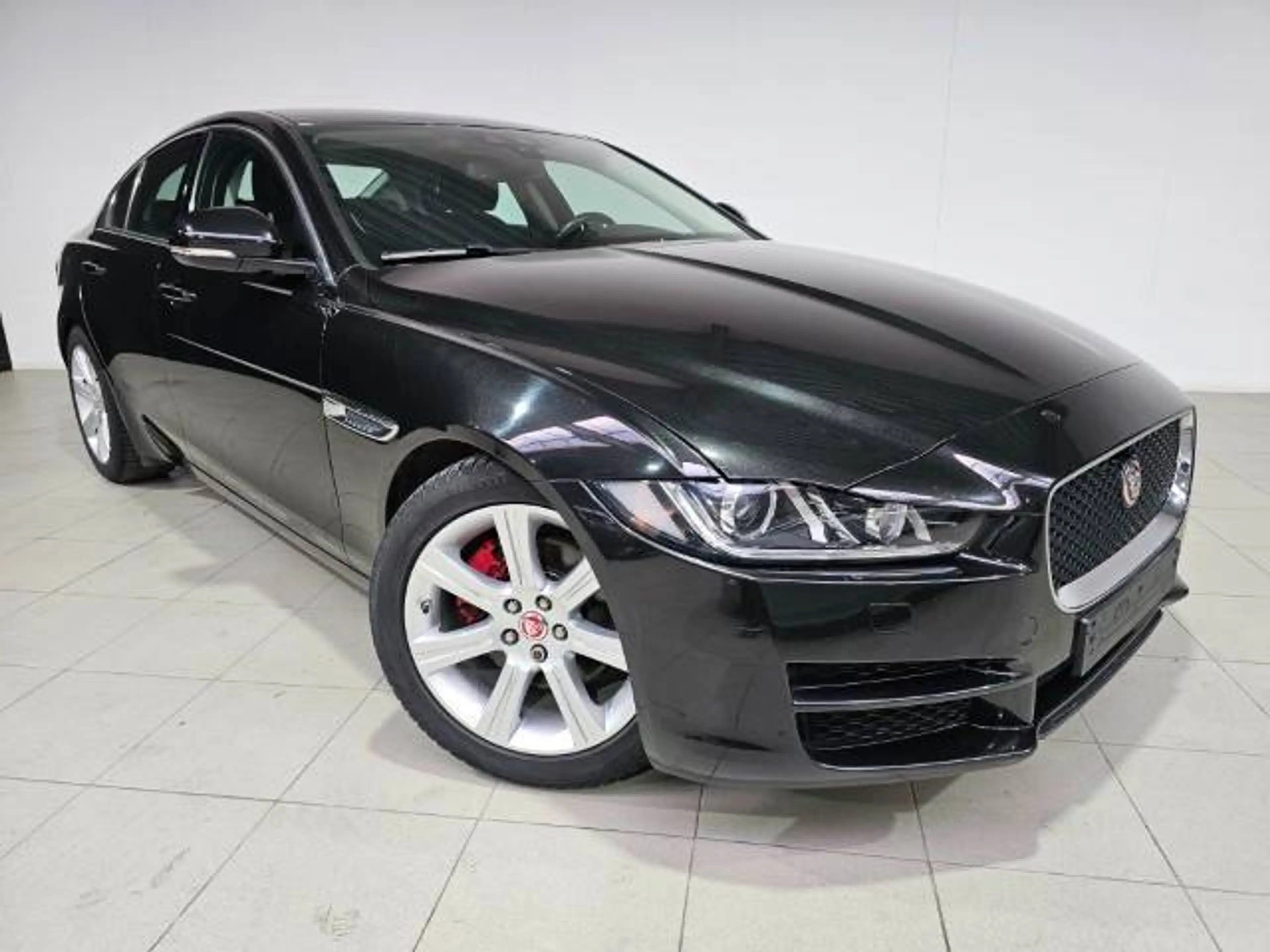 Jaguar XE XE 2.0 D Prestige