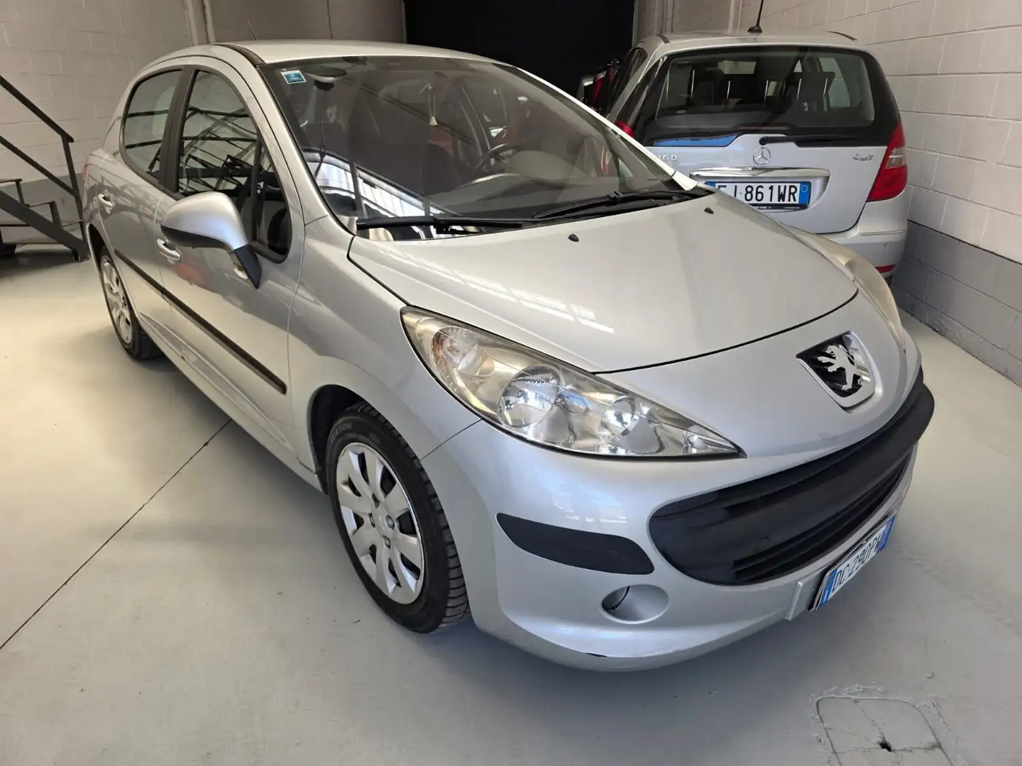 Peugeot 207 1.4 88CV 5p. XT Argent - 2