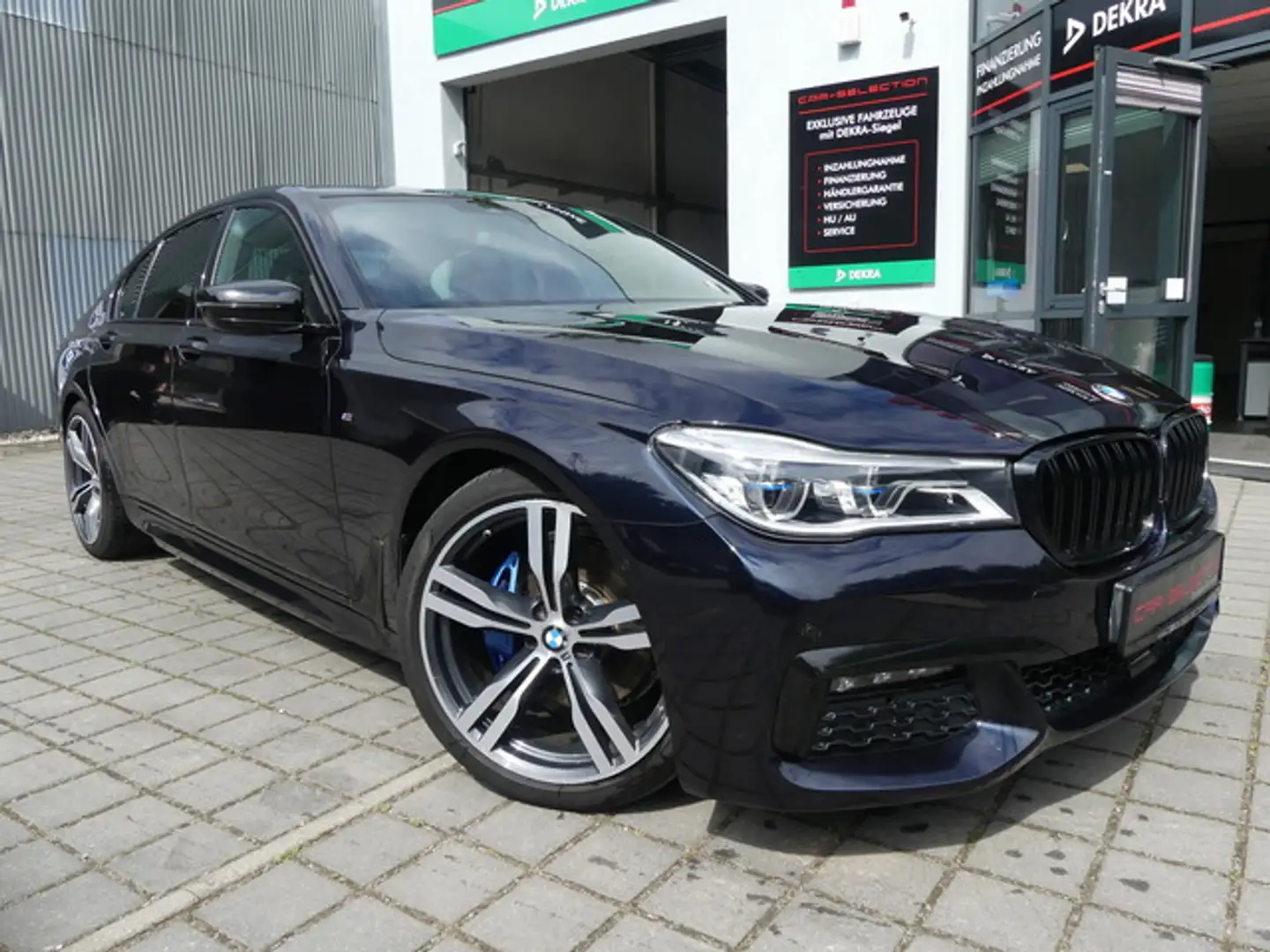 BMW 730 d xDrive M-Sportpaket LASER/SCHIEBEDACH/AIR crna - 1