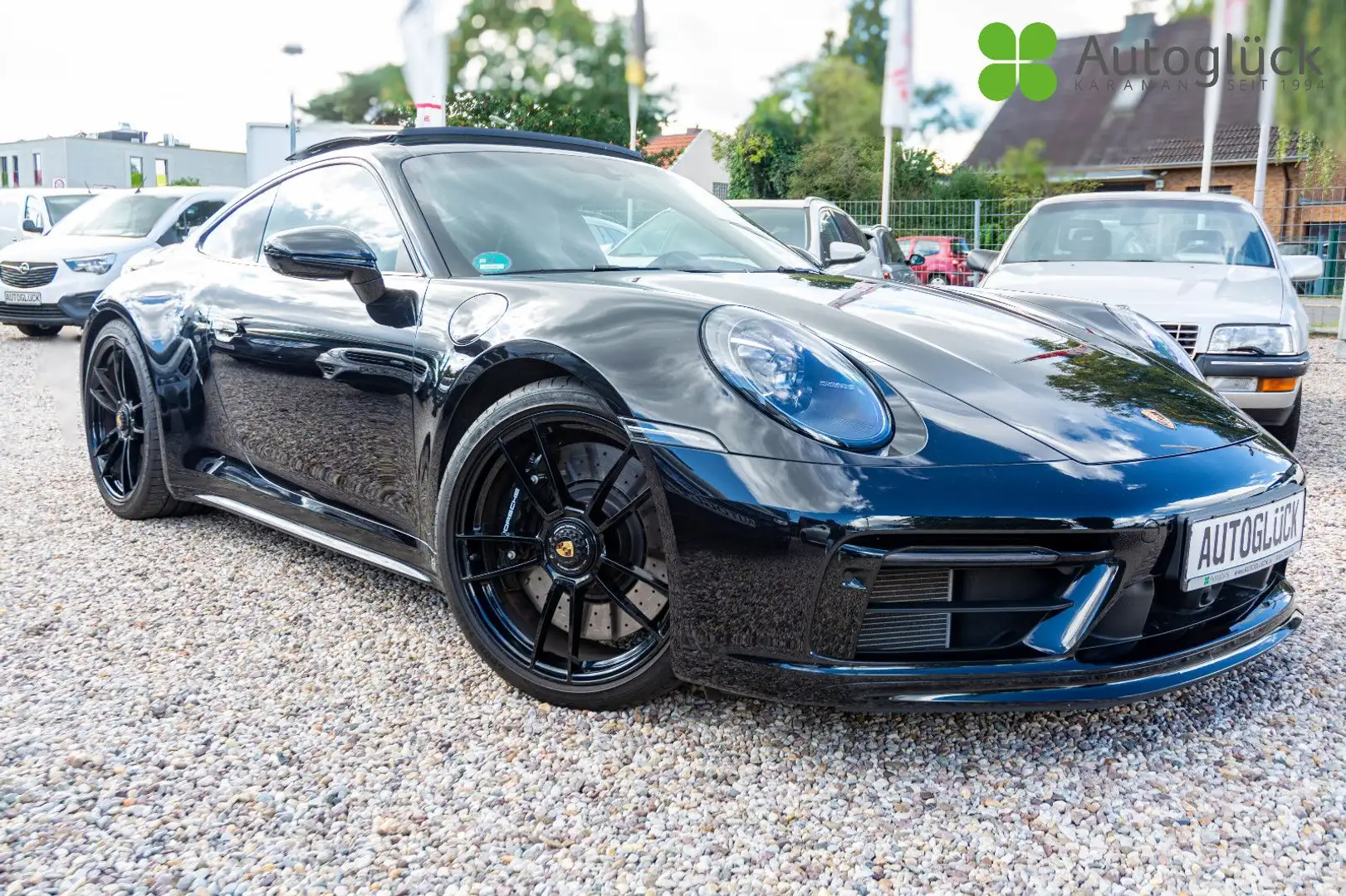Porsche 911 Carrera 4 GTS *LIFT*SUNROOF* Schwarz - 1
