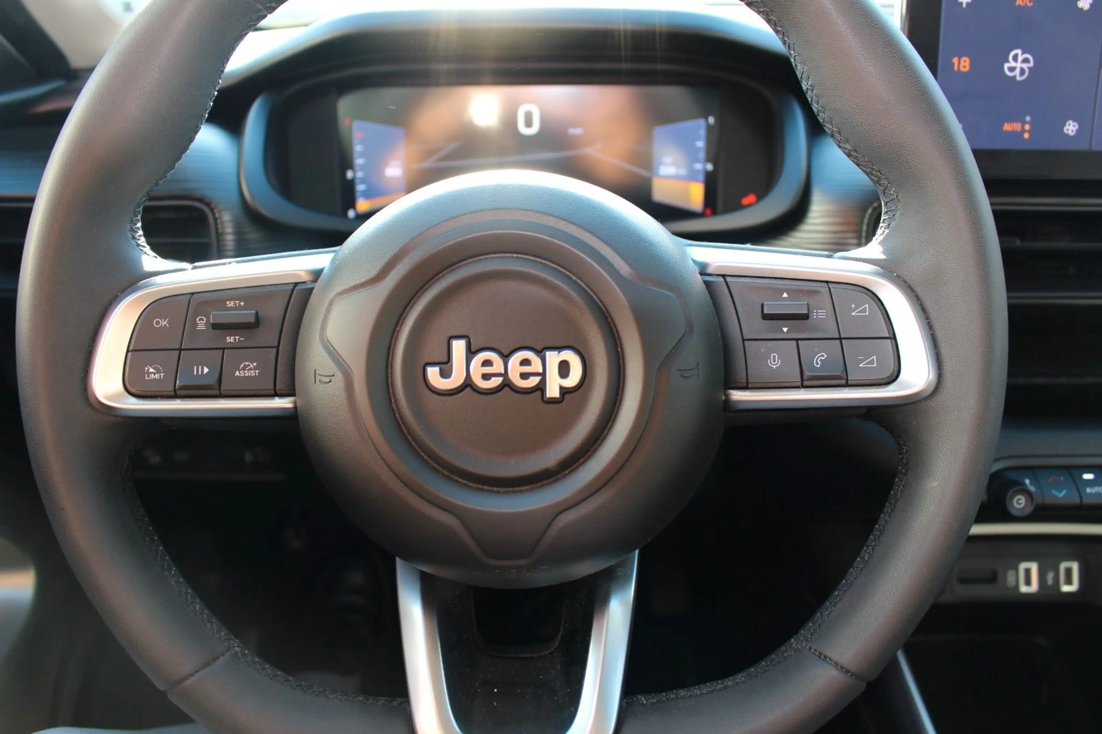 Jeep Avenger Altitude KAMERA/JBL/LED — photo 13