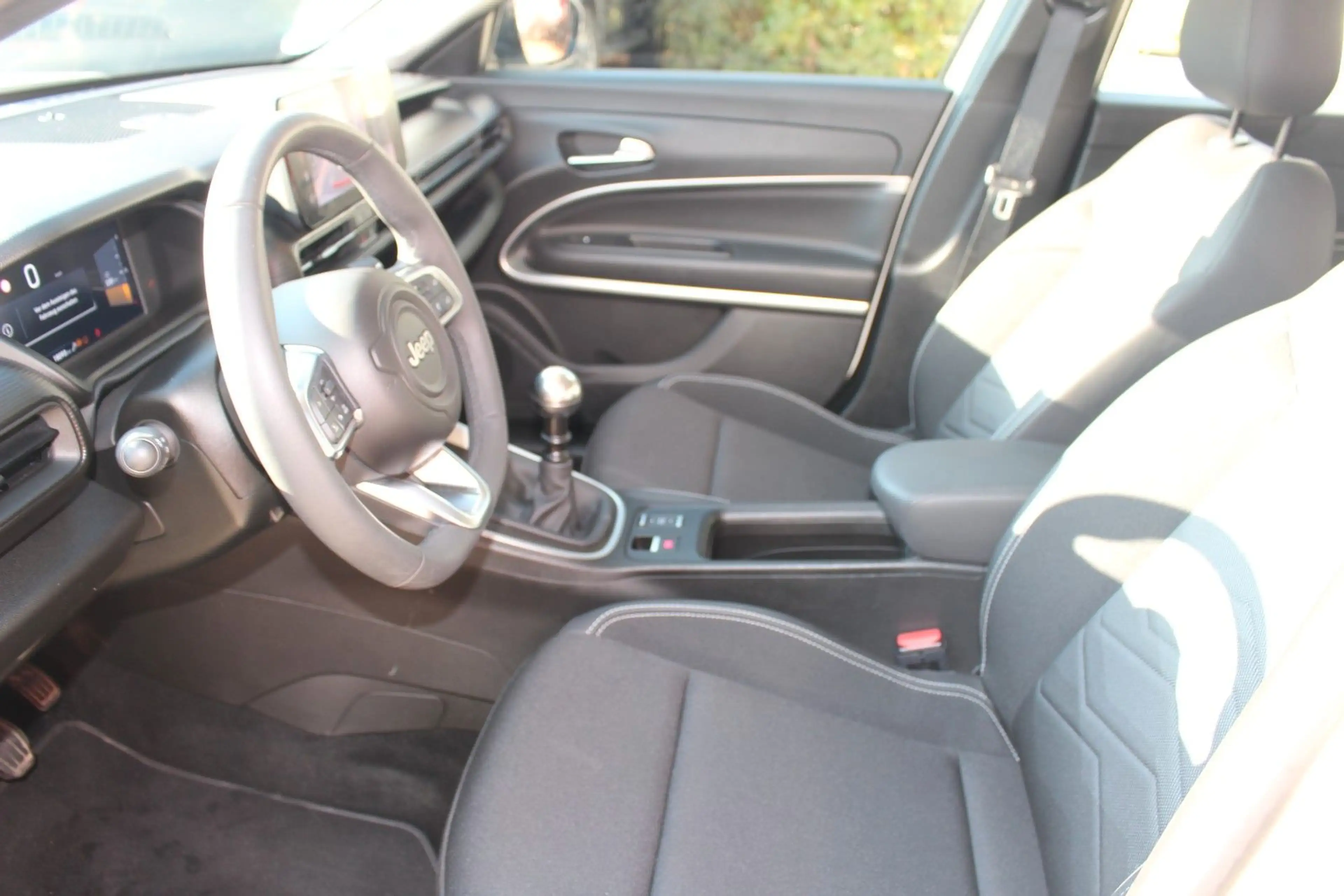 Jeep Avenger Altitude KAMERA/JBL/LED — photo 8