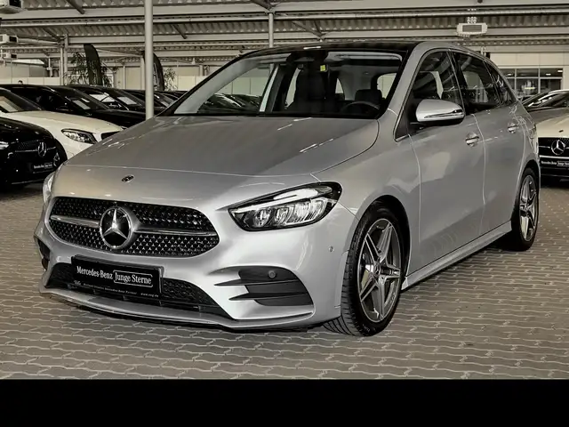 Mercedes-Benz B 220 4M AMG PANO+STANDHEIZ+LEDER+DISTRO+TOTWINK