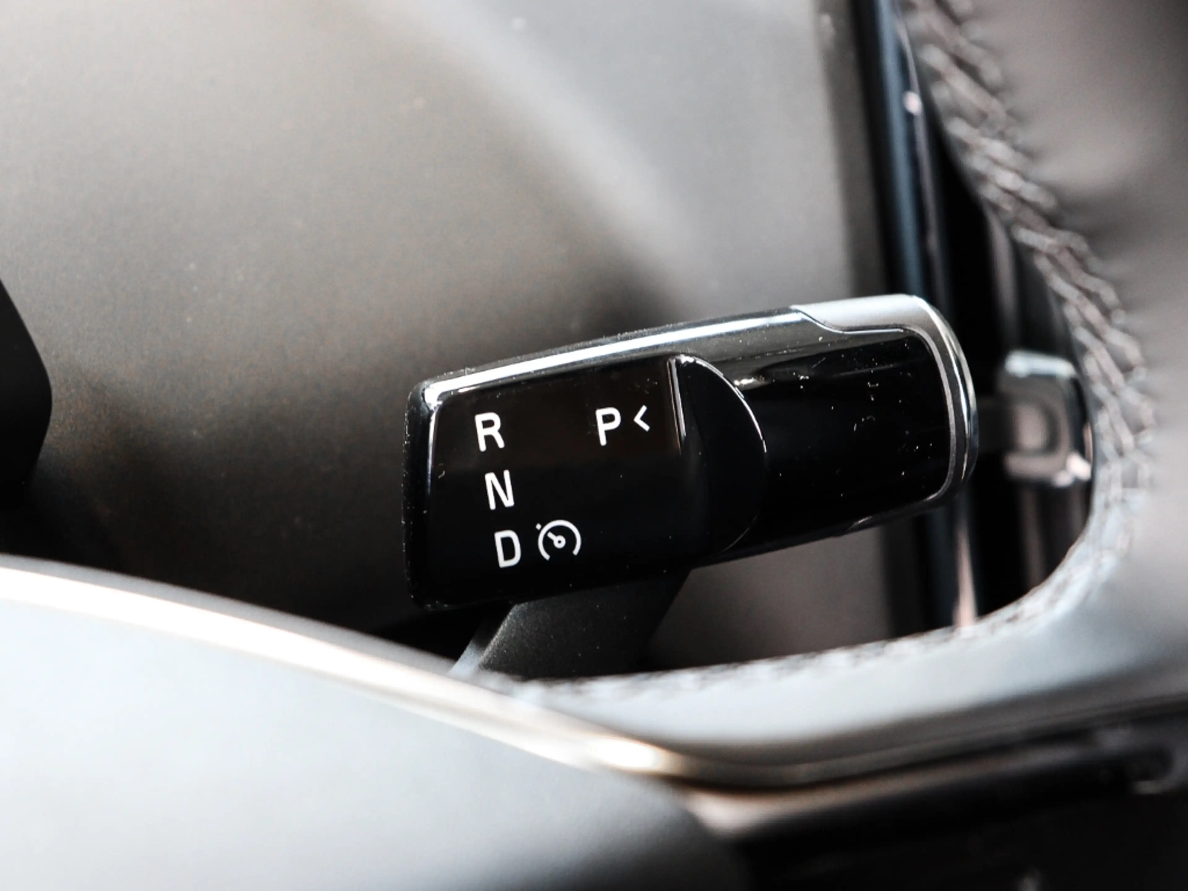 Volvo EX30 Plus Black Edition Single Motor Extended Range Win — photo 7