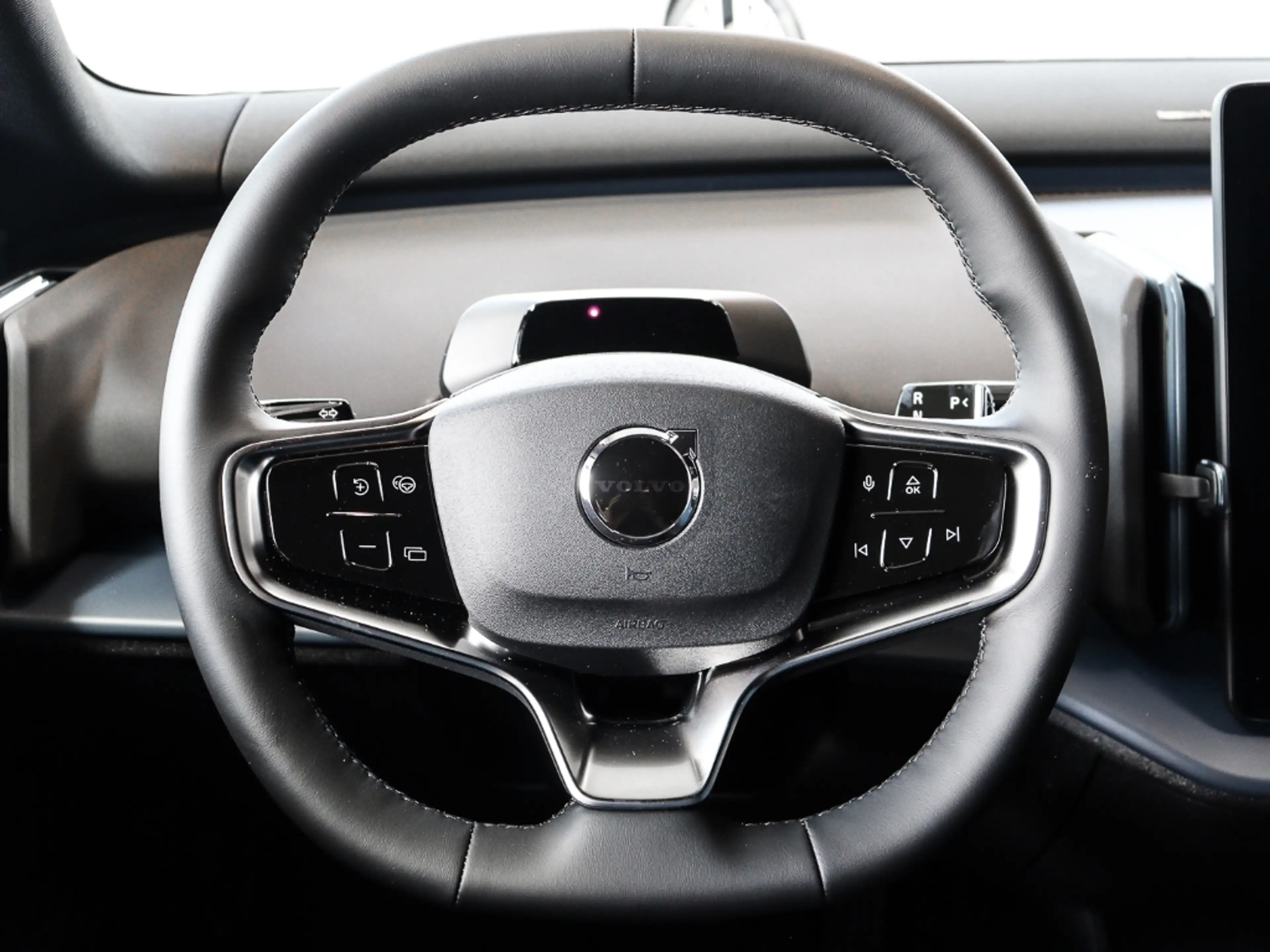 Volvo EX30 Plus Black Edition Single Motor Extended Range Win — photo 6
