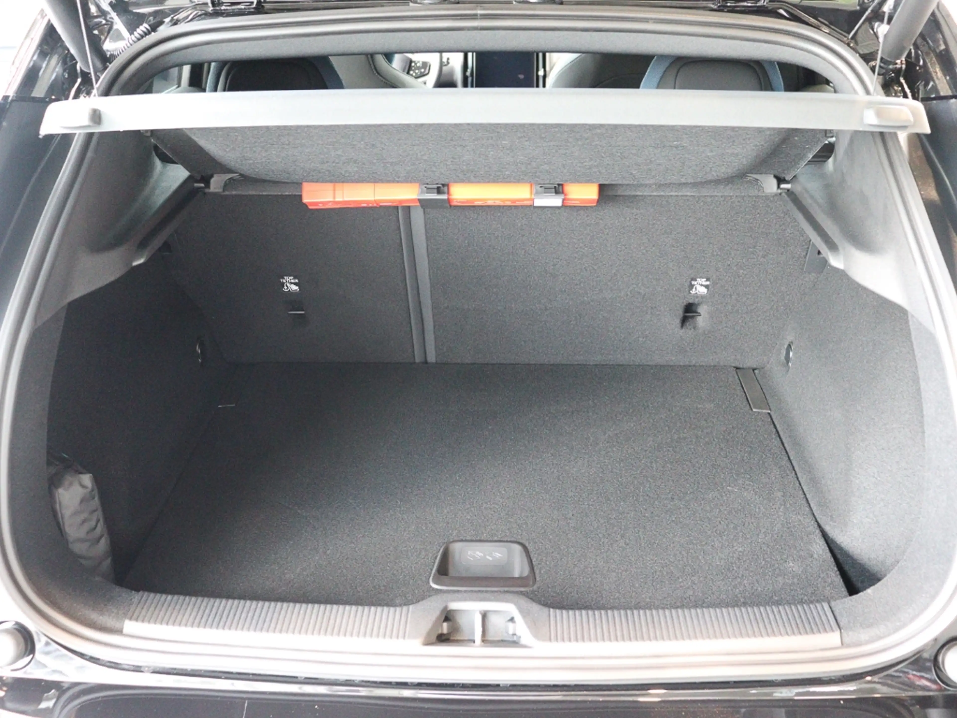 Volvo EX30 Plus Black Edition Single Motor Extended Range Win — photo 12