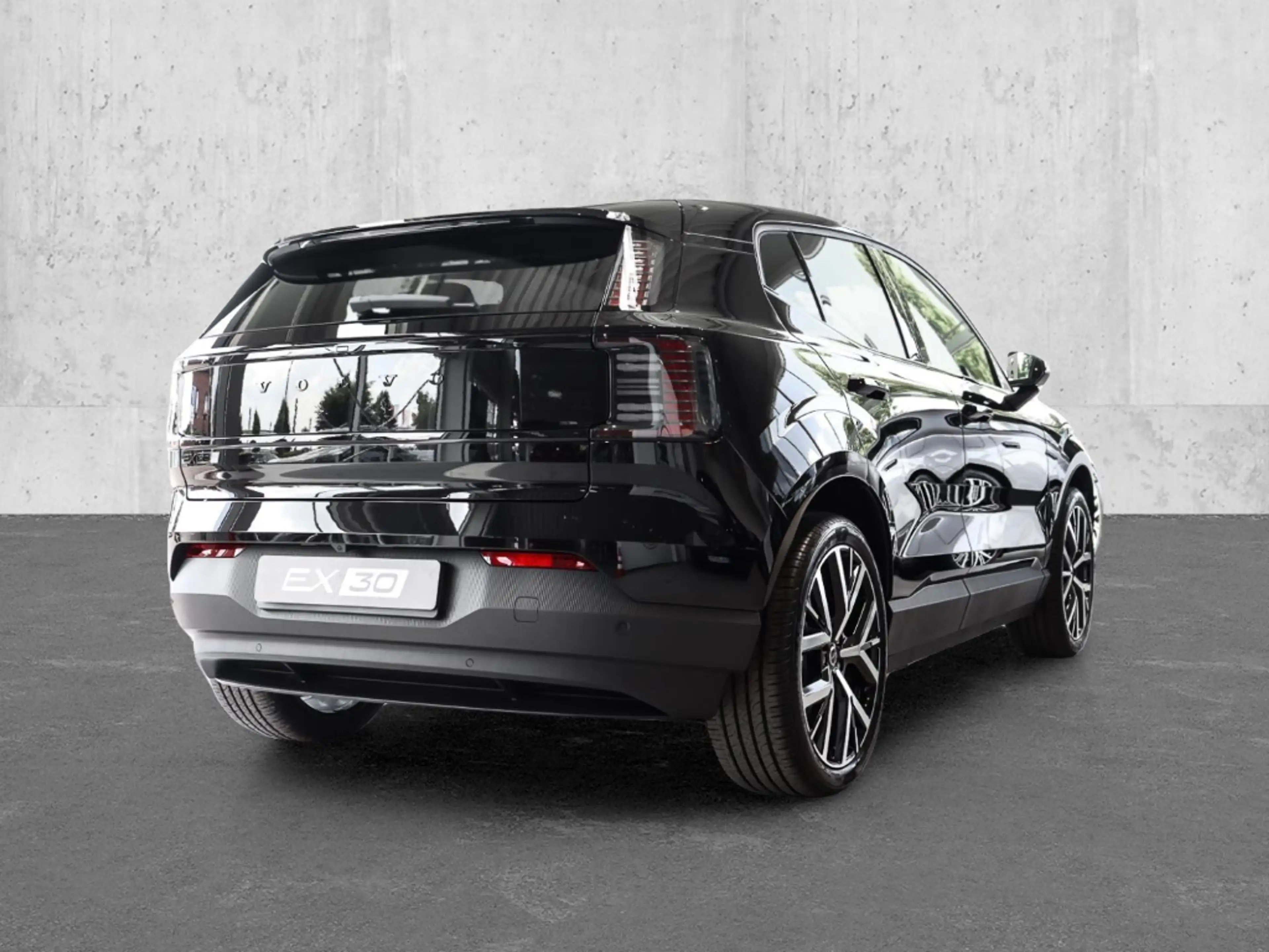 Volvo EX30 Plus Black Edition Single Motor Extended Range Win — photo 2
