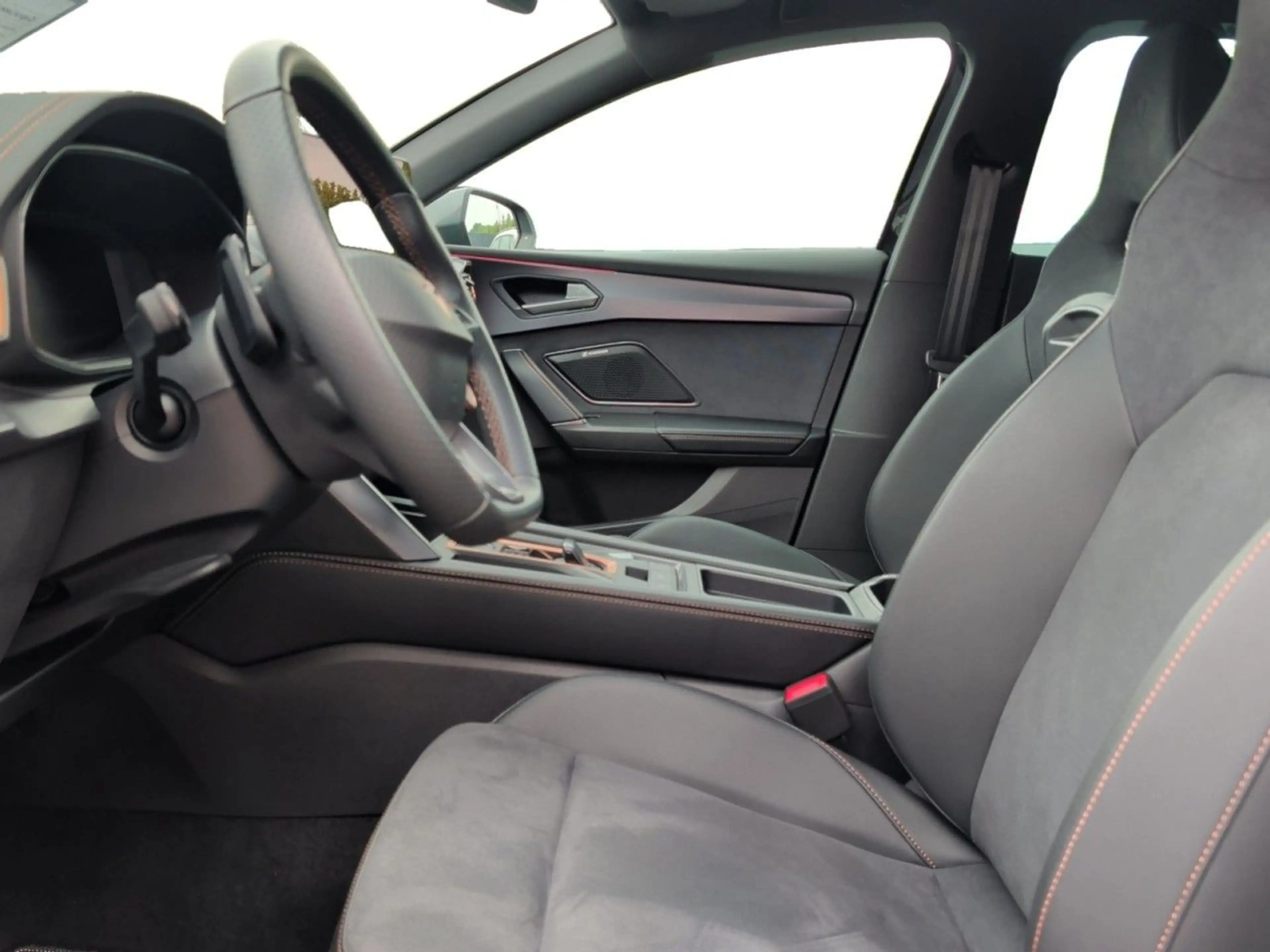 CUPRA Leon Sportstourer VZ 4Drive AHK+SENNH+ACC+MTRX — photo 11